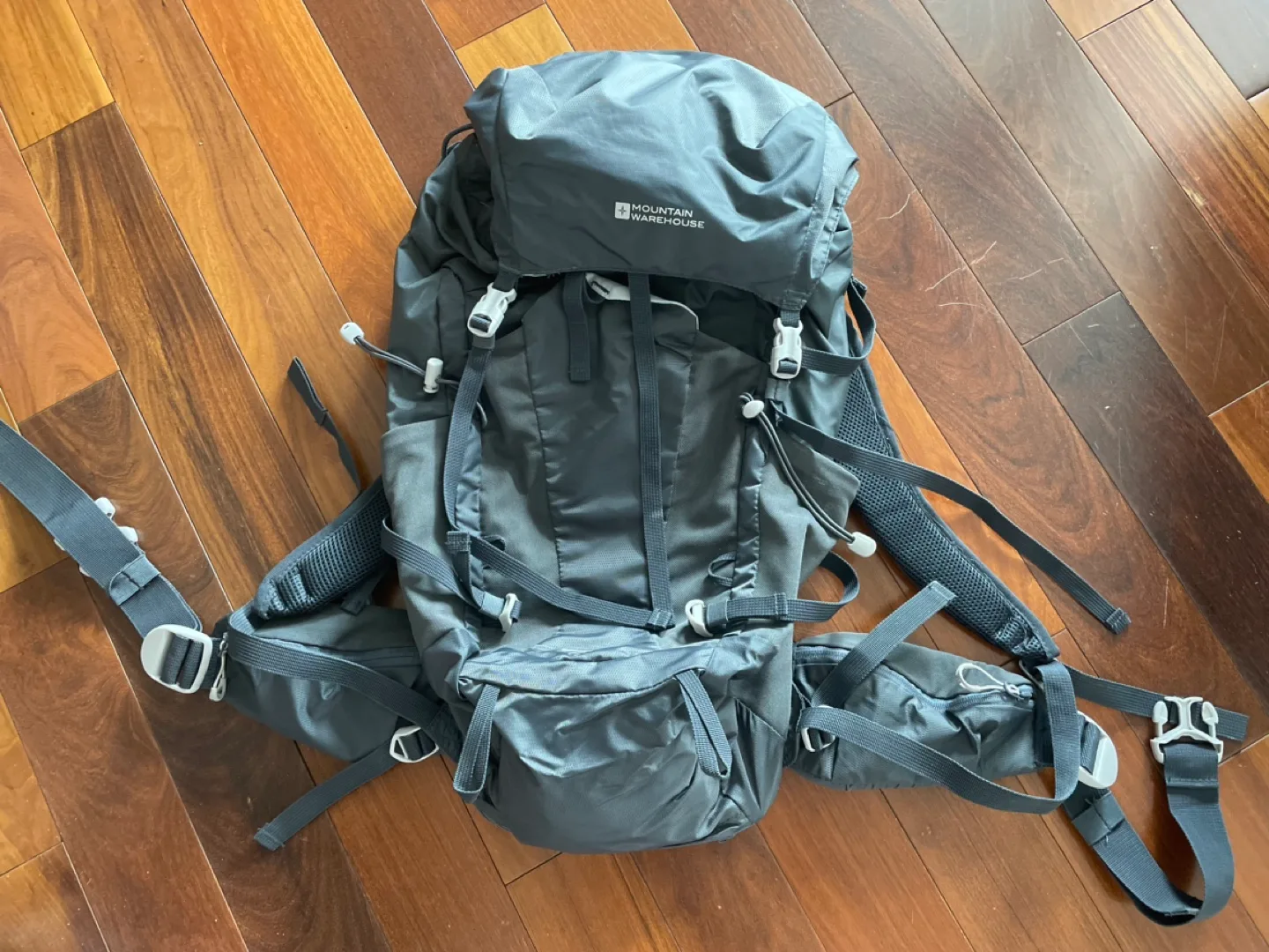 Mountain Warehouse Hiking Backpack image indicator(2)