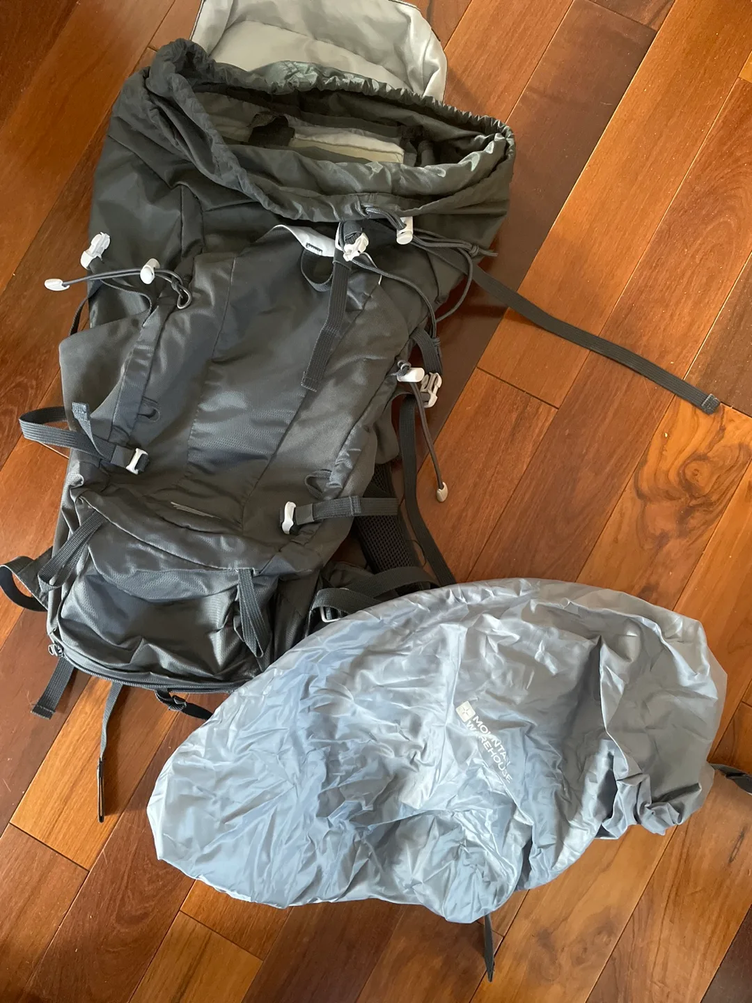 Mountain Warehouse Hiking Backpack image indicator(6)