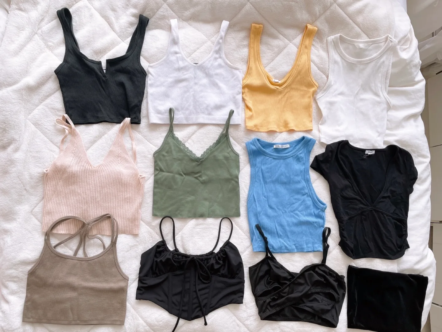 Women’s crop top image indicator(2)