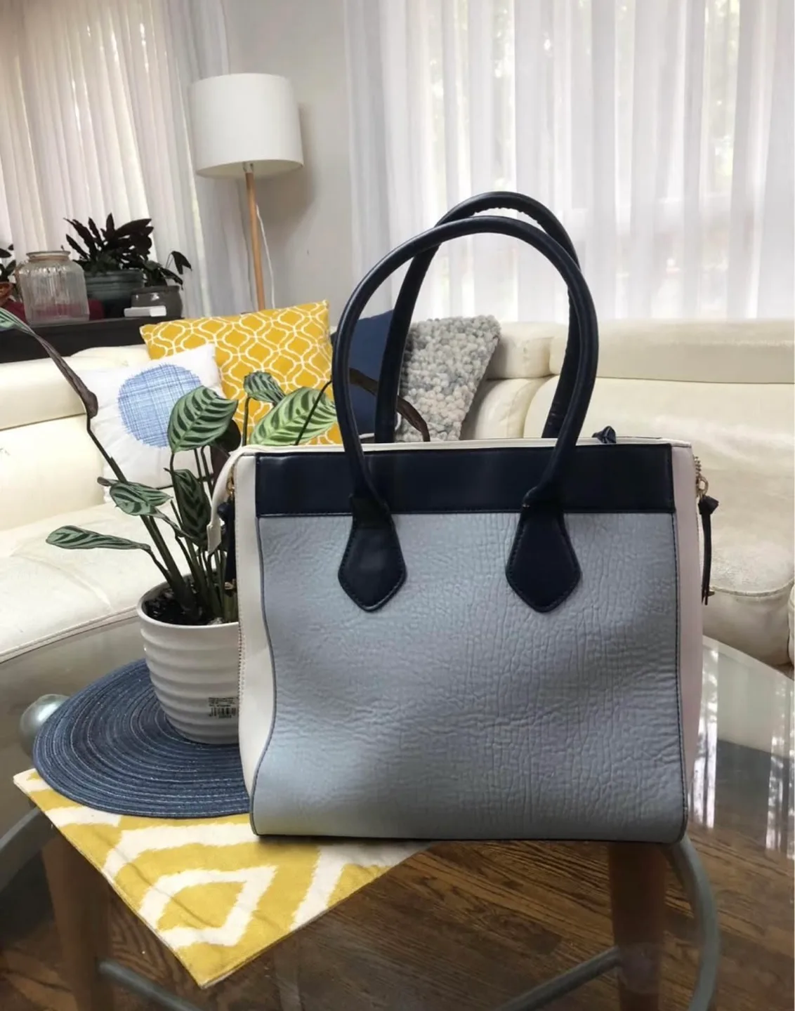 🏈 ALDO Two-Tone Hand Bag 🏈 image indicator(3)