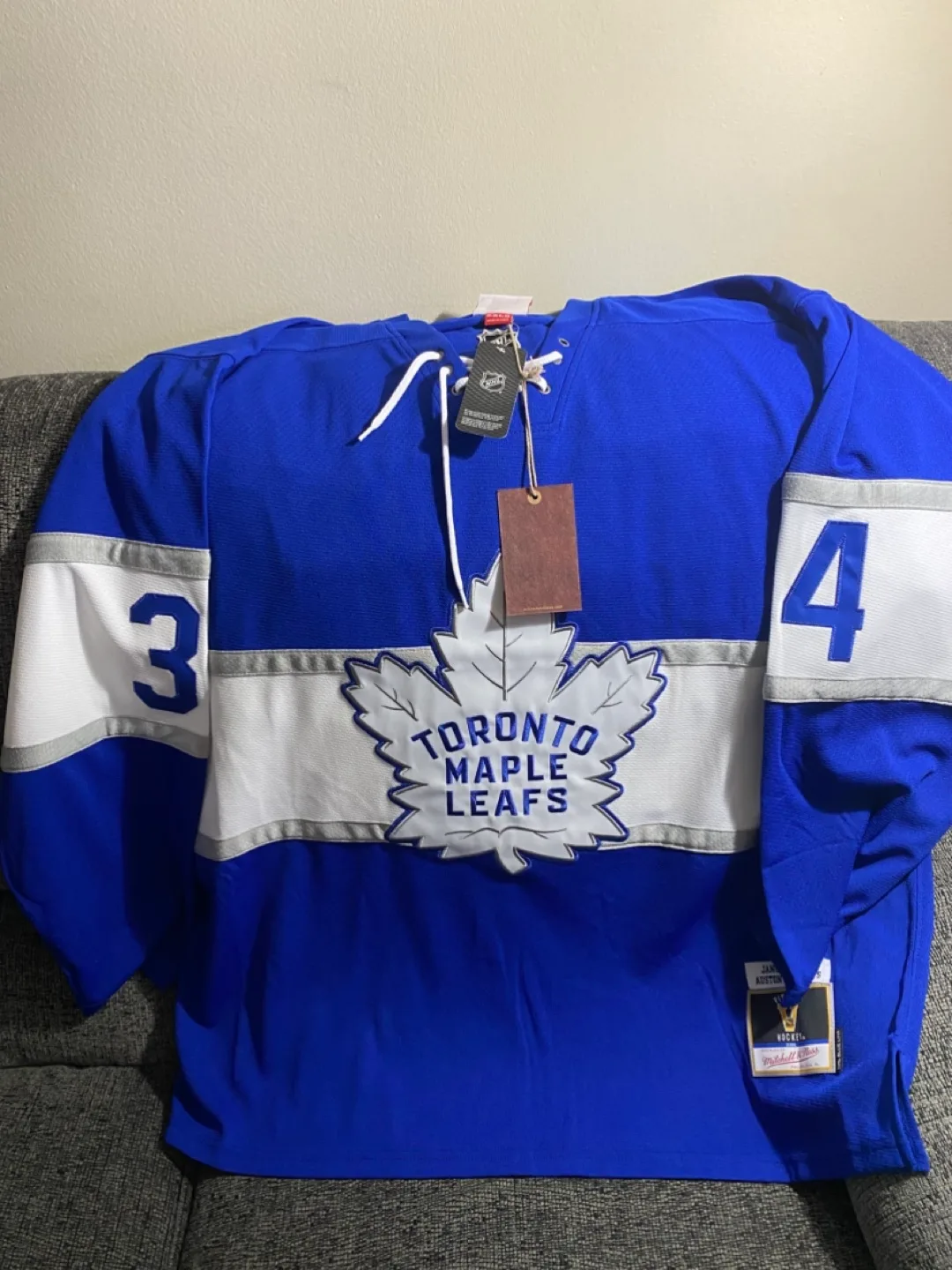 Austin Matthew’s jersey image indicator(2)