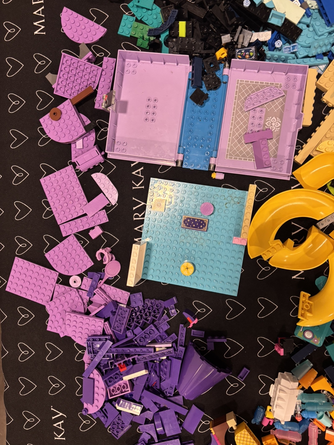 Lego friends assorted 2400 + pieces - photo 5