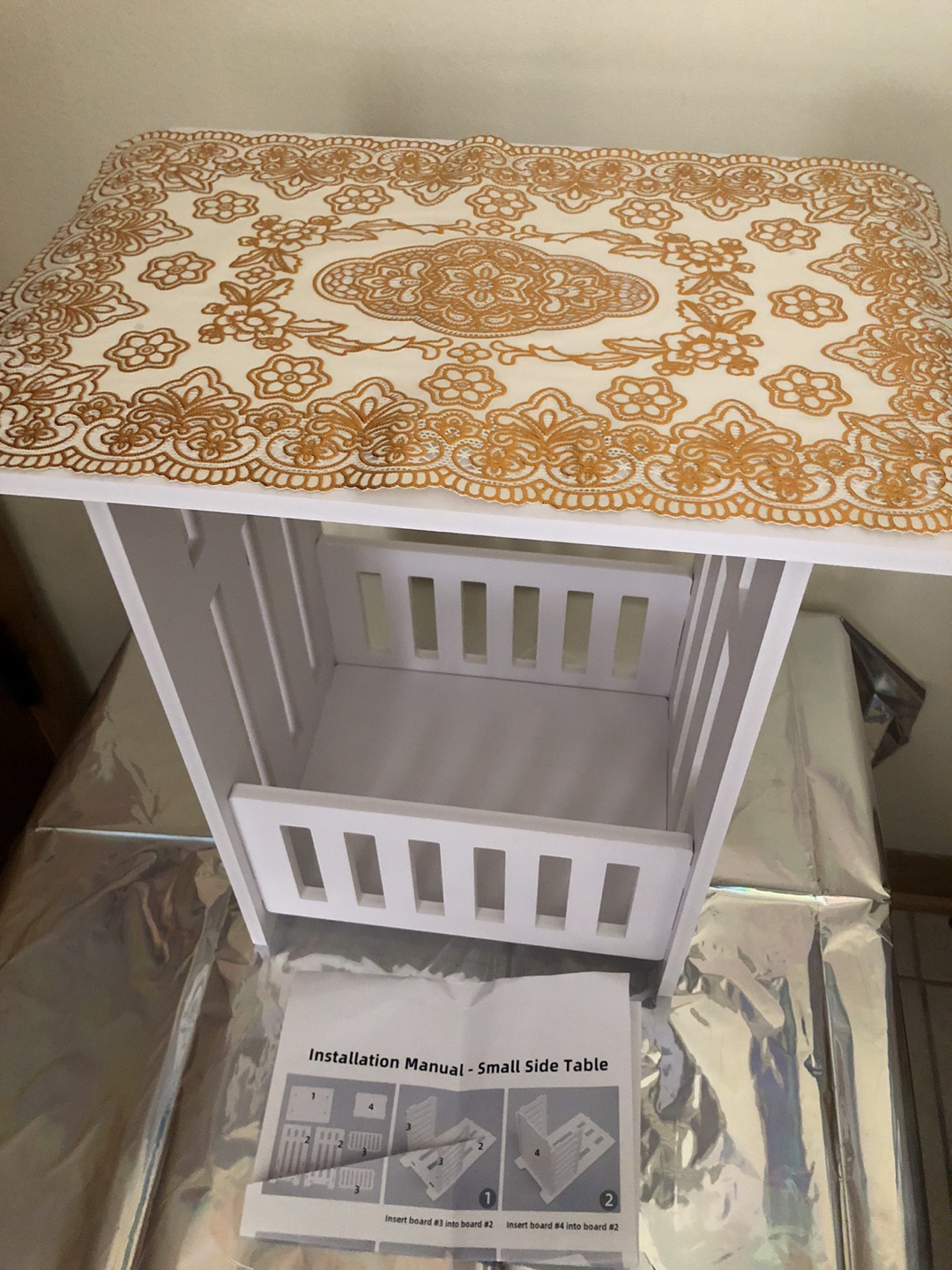 White Small Side Table with Decorative top 🏈 - photo 3
