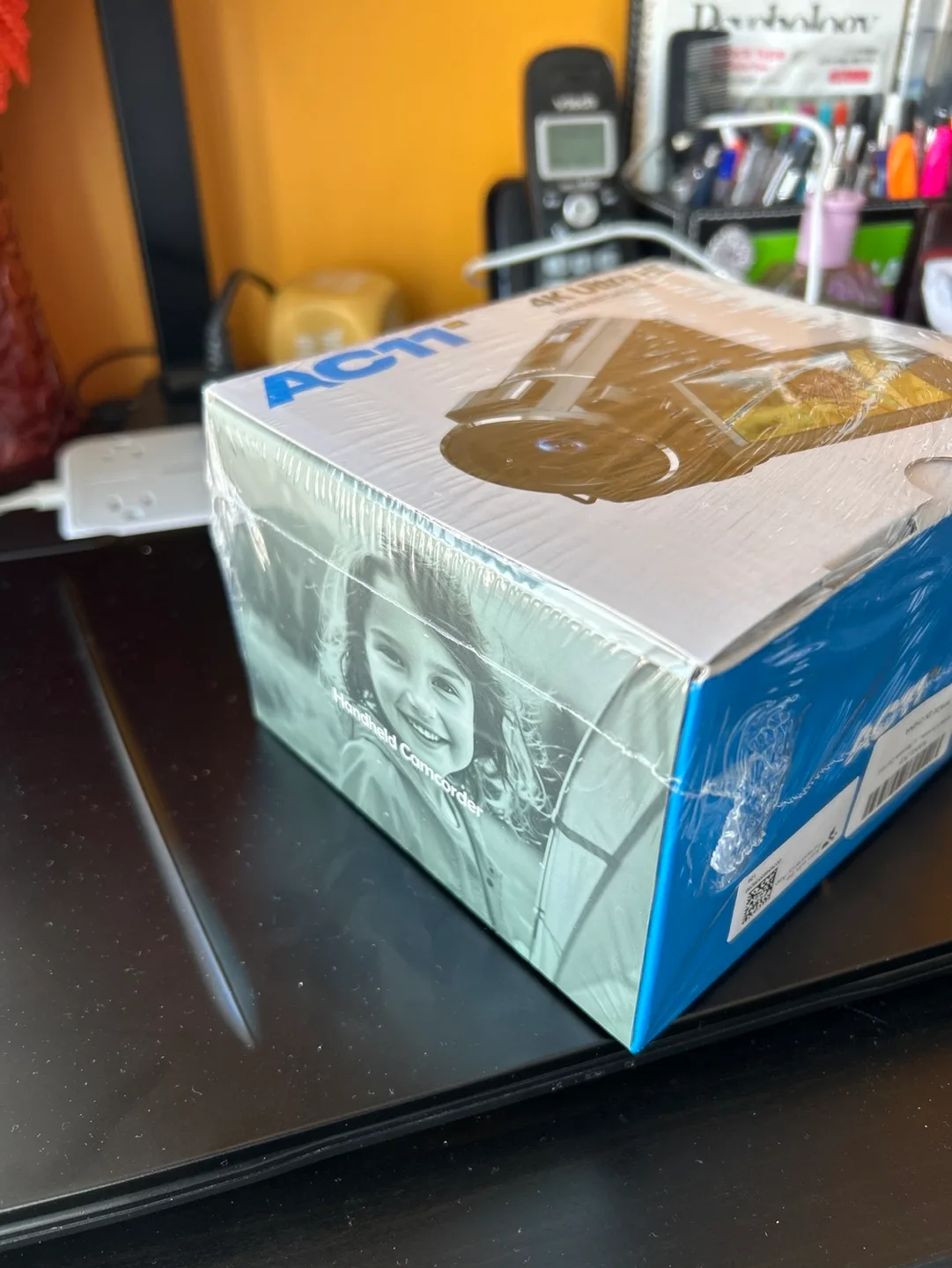 New AC11 4K Ultra HD Handheld Camcorder image indicator(4)