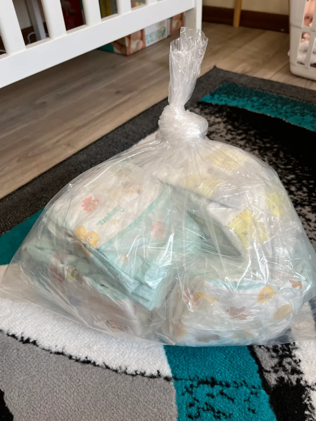 Diapers (new) newborn and size 1 image indicator(2)