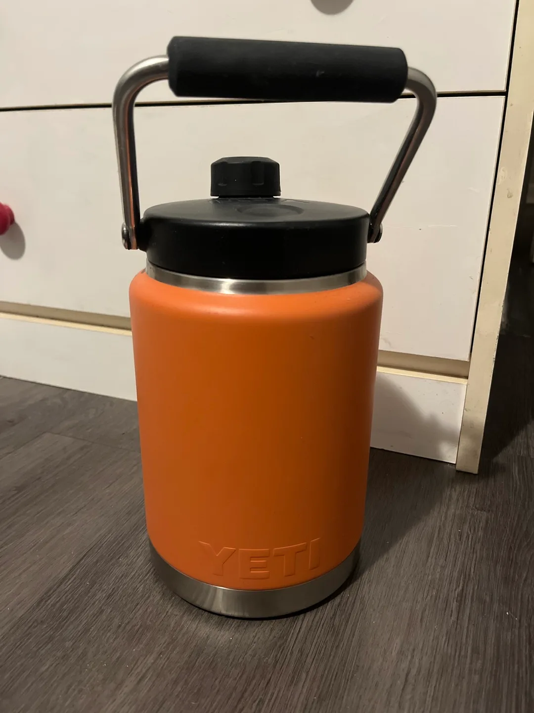 YETI Rambler 3.7 L Jug - Orange image indicator(2)