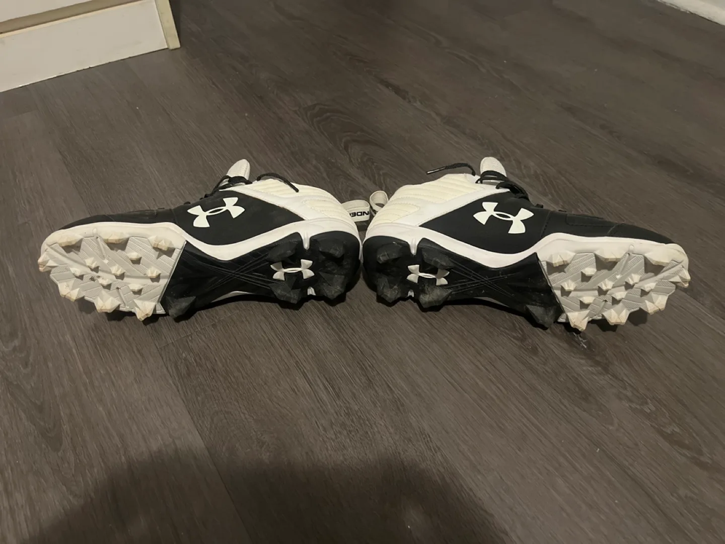 Under Armour Leadoff Baseball Cleats - Size 8.5 image indicator(4)