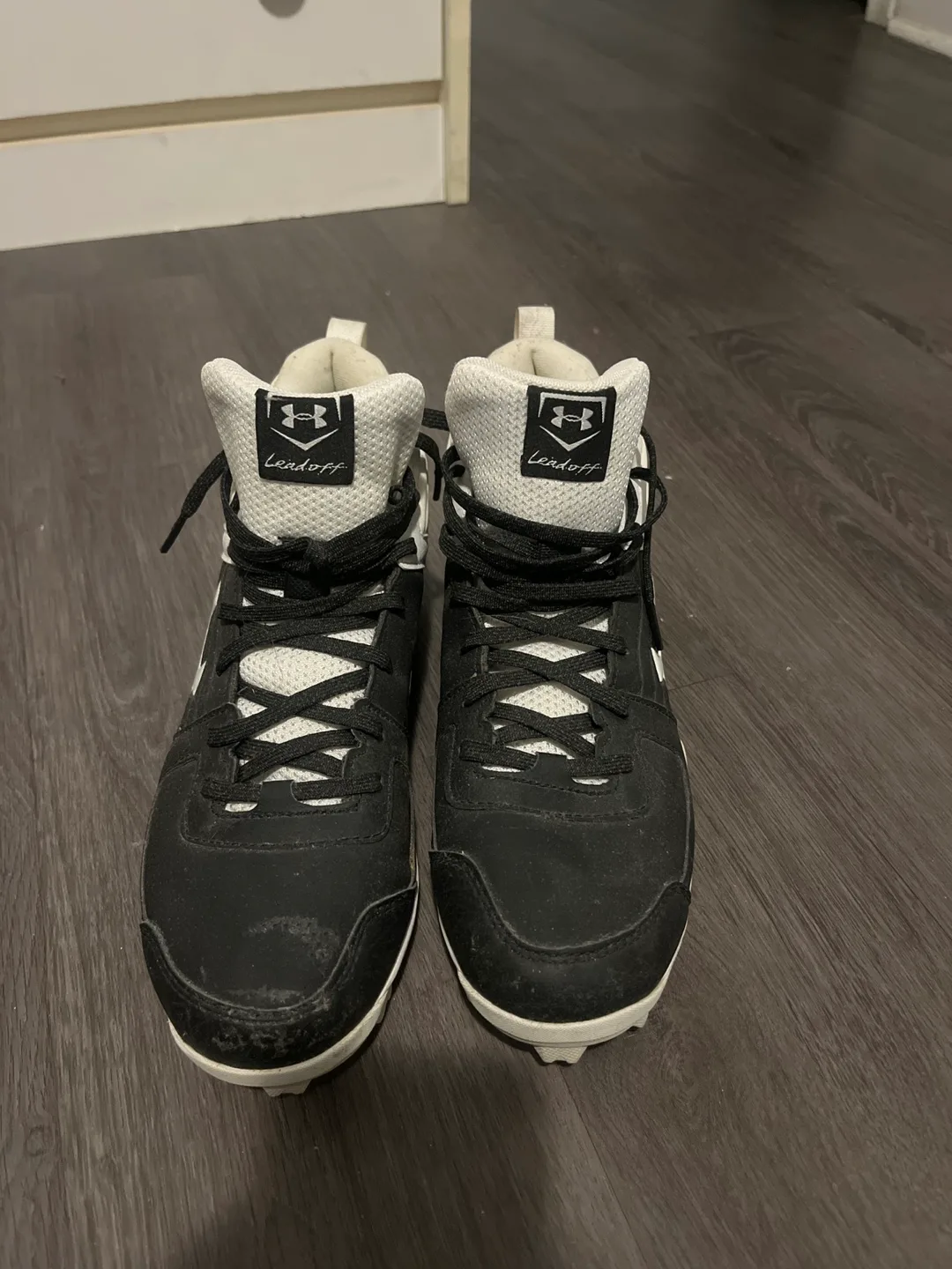 Under Armour Leadoff Baseball Cleats - Size 8.5 image indicator(3)