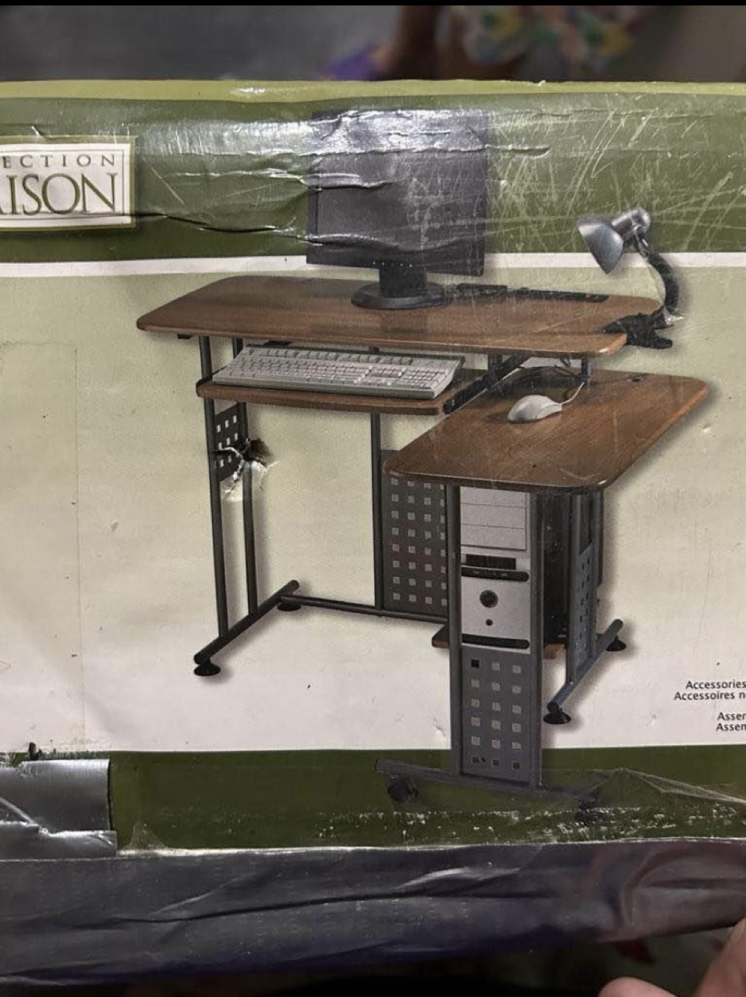 Computer desk