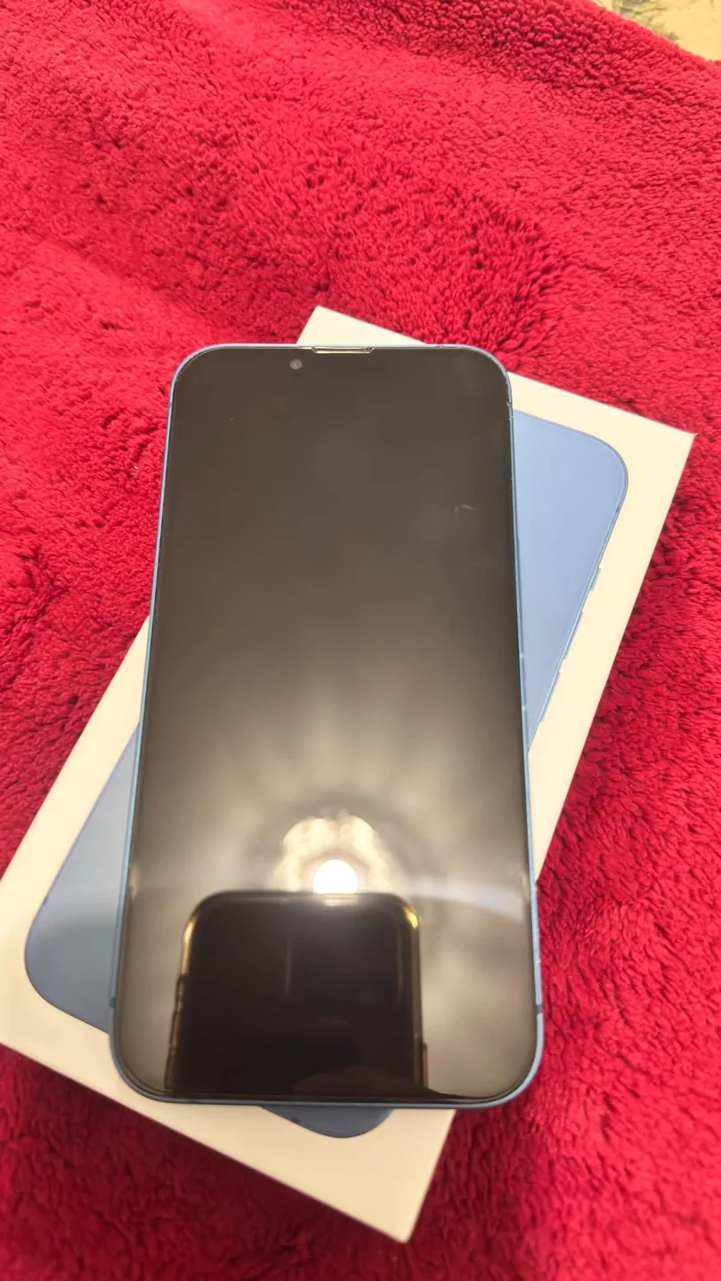 iPhone 13 blue colour 128GB image indicator(3)