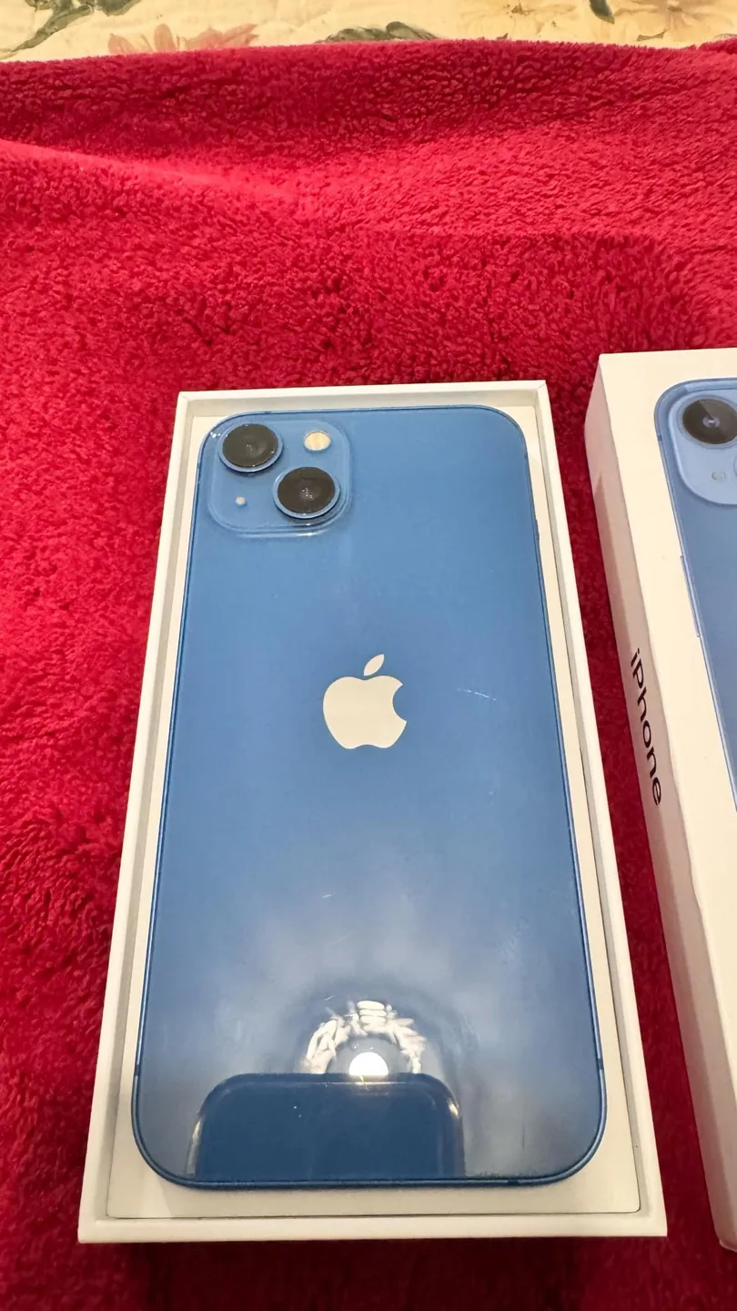 iPhone 13 blue colour 128GB image indicator(5)
