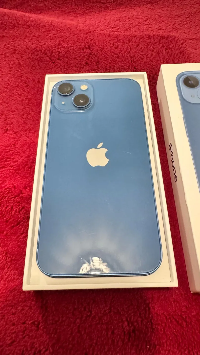 iPhone 13 blue colour 128GB image indicator(2)