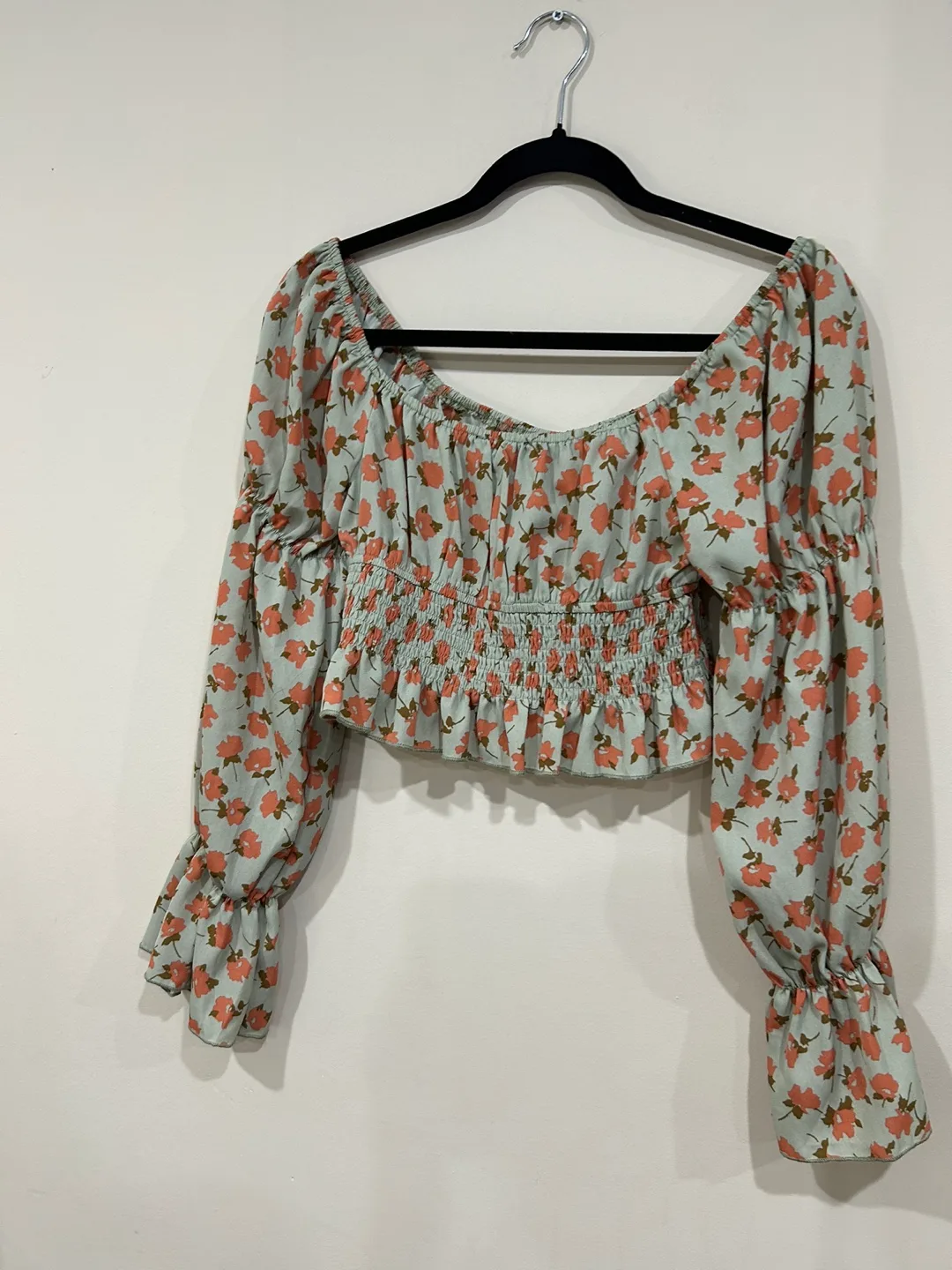 New Floral crop blouse smocked trumpet sleeves size small image indicator(7)