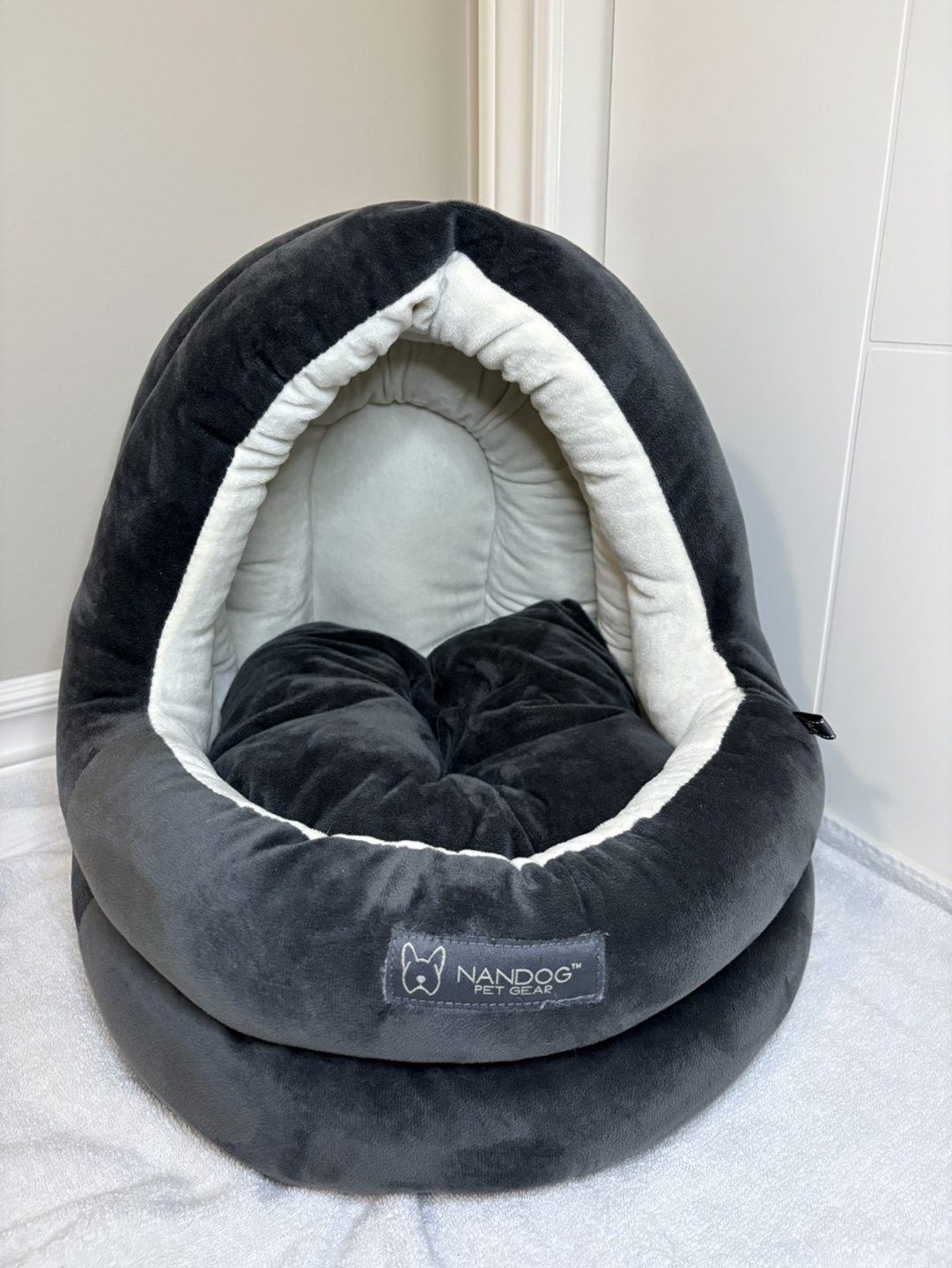 NandoG Pet Gear Cave Pet Bed - Dark Grey
