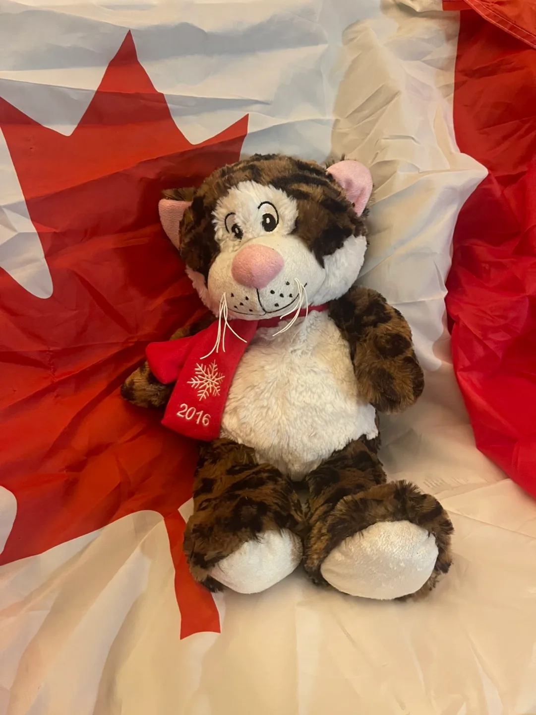 2016 Collectible Plush Tiger image indicator(2)