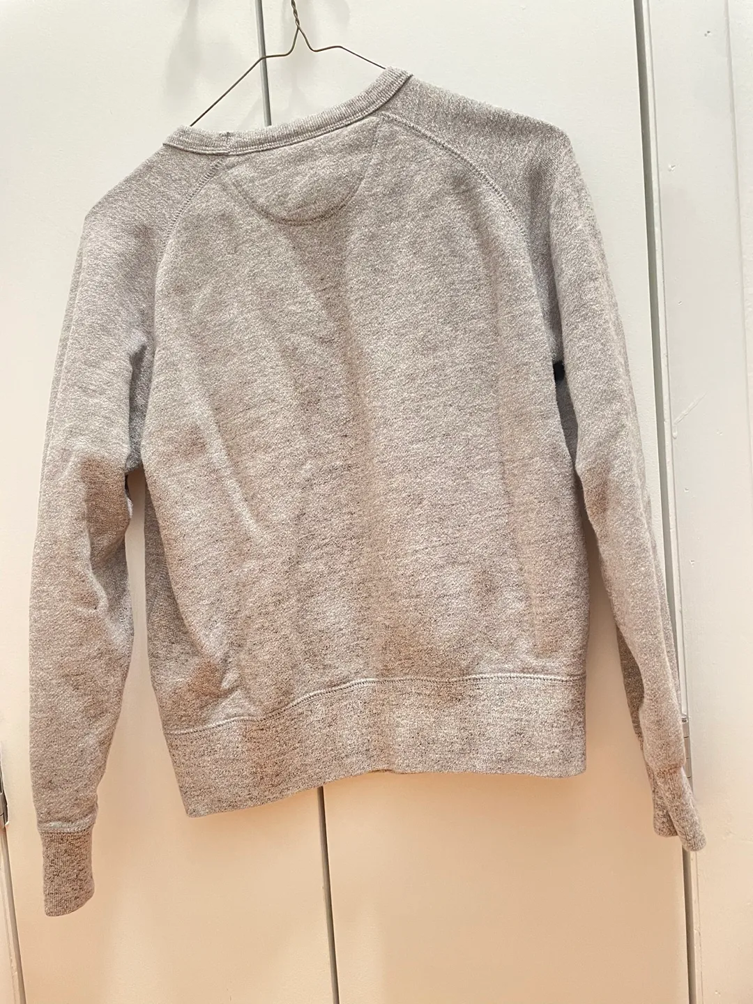 UNIQLO Gray Crewneck Sweatshirt image indicator(4)