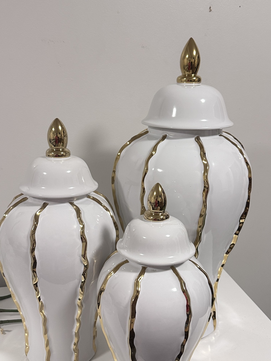 Set of 3 White and Gold Ceramic Jars