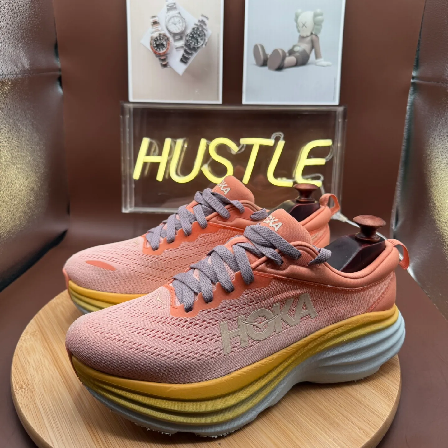 Hoka One One Bondi 8 Shell Coral/Peach Parfait  Women’s Sz 7.5B image indicator(3)