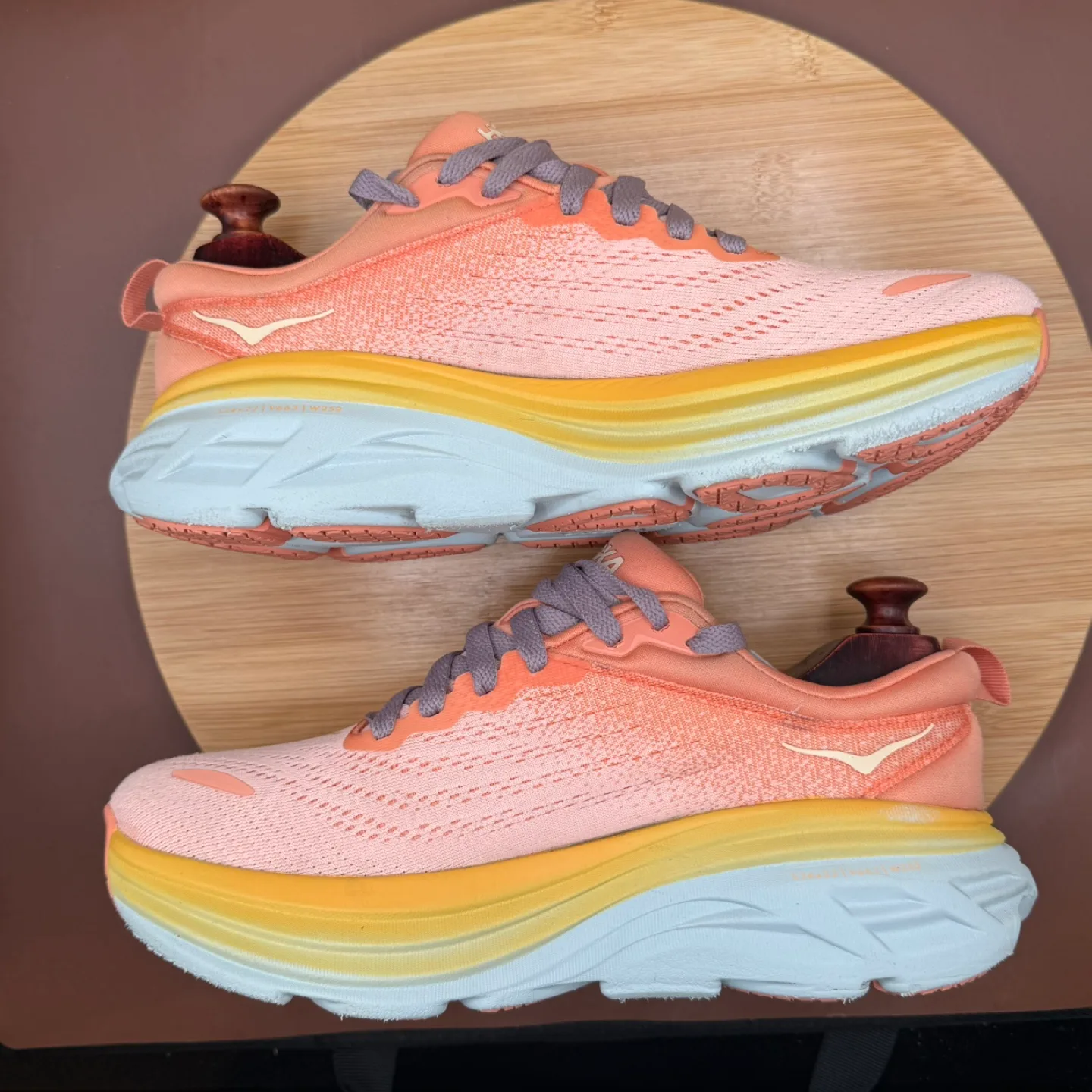 Hoka One One Bondi 8 Shell Coral/Peach Parfait  Women’s Sz 7.5B image indicator(5)