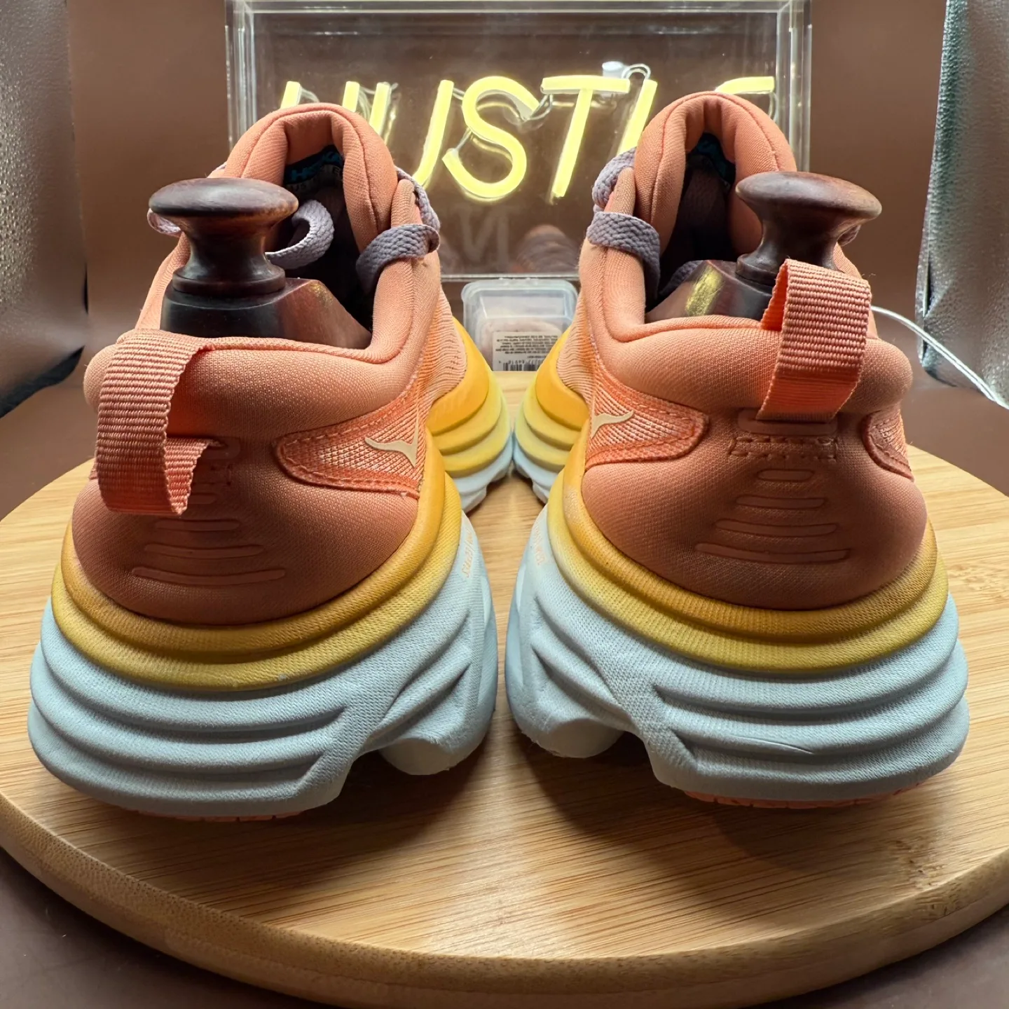 Hoka One One Bondi 8 Shell Coral/Peach Parfait  Women’s Sz 7.5B image indicator(7)