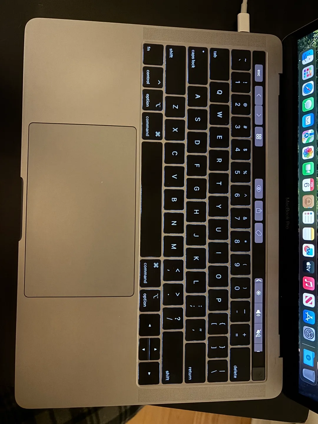 13-inch MacBook Pro, 2018 image indicator(2)