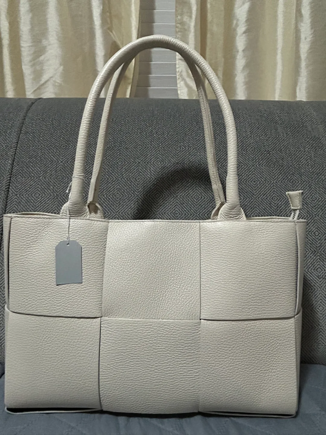 Cream-coloured Italian Leather Tote Bag image indicator(2)