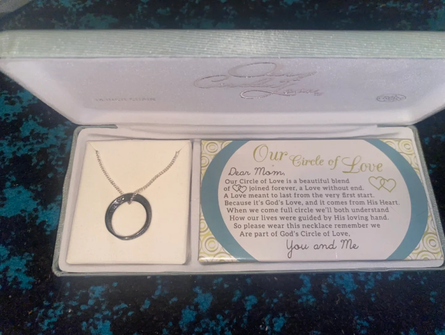2 Our Circle of Love Necklace in Gift Box 🏈 image indicator(6)