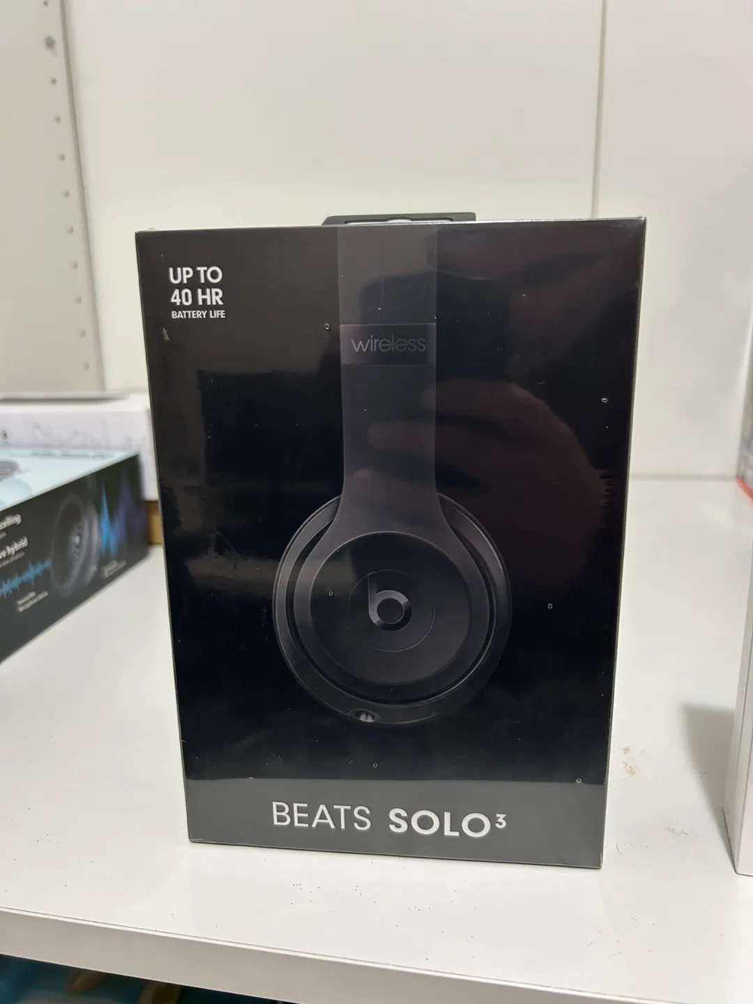 Beats Solo 3 - Brand New Sealed thumbnail