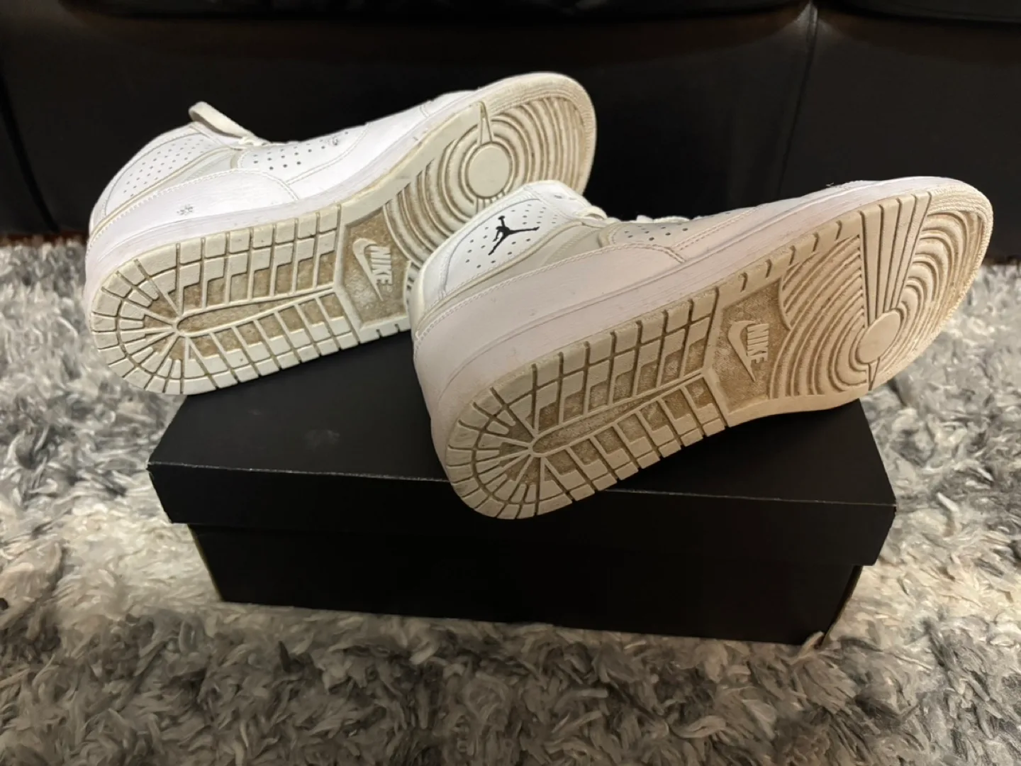 Jordan Jumpman Mid White Leather Sneakers image indicator(6)