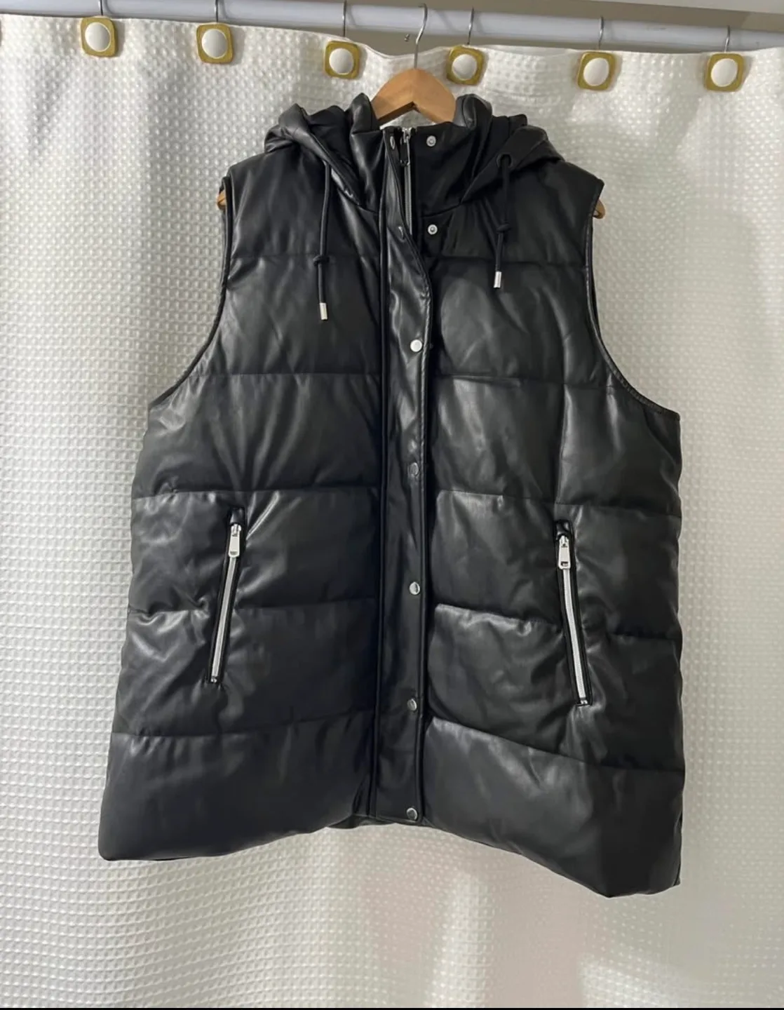 Northern Reflections Black Puffer Vest - Size XL image indicator(2)