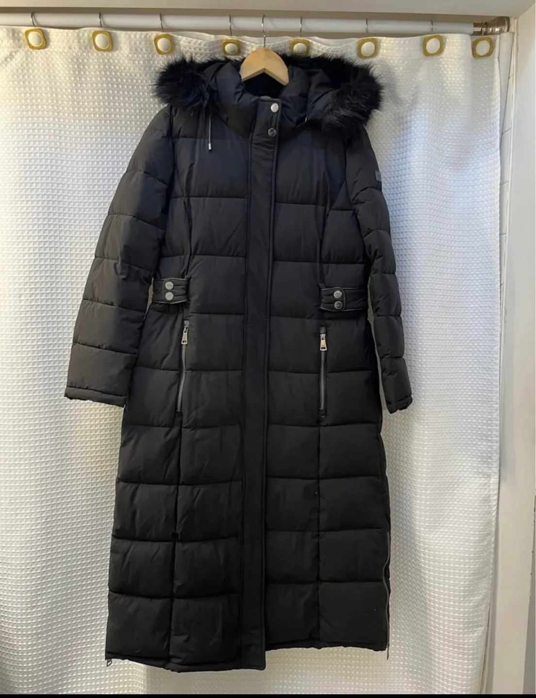 DKNY Long Black Puffer Coat with Faux Fur Hood image indicator(3)