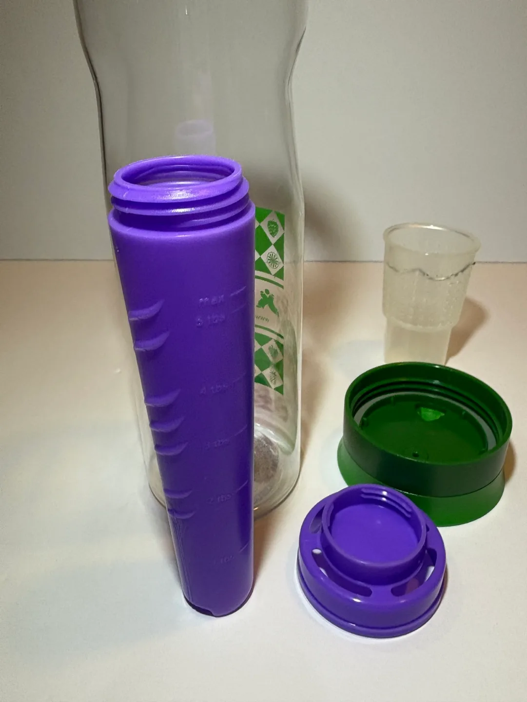 *New* Plastic Fruit Infuser Water Bottle image indicator(5)