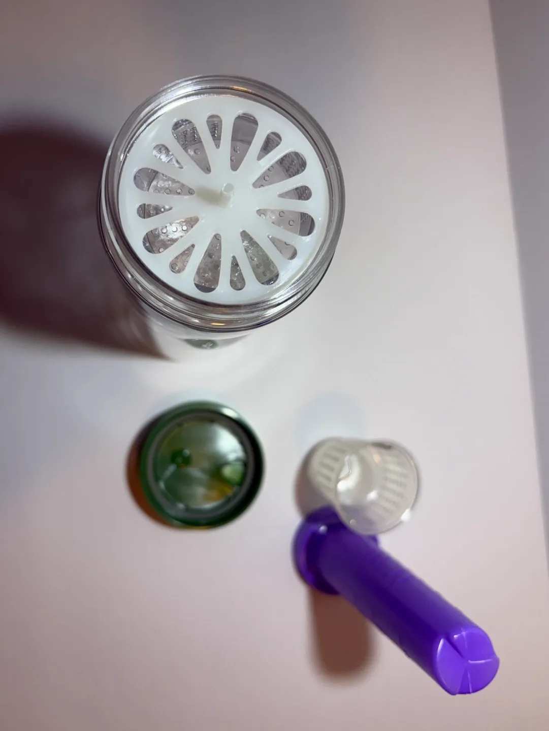 *New* Plastic Fruit Infuser Water Bottle image indicator(4)