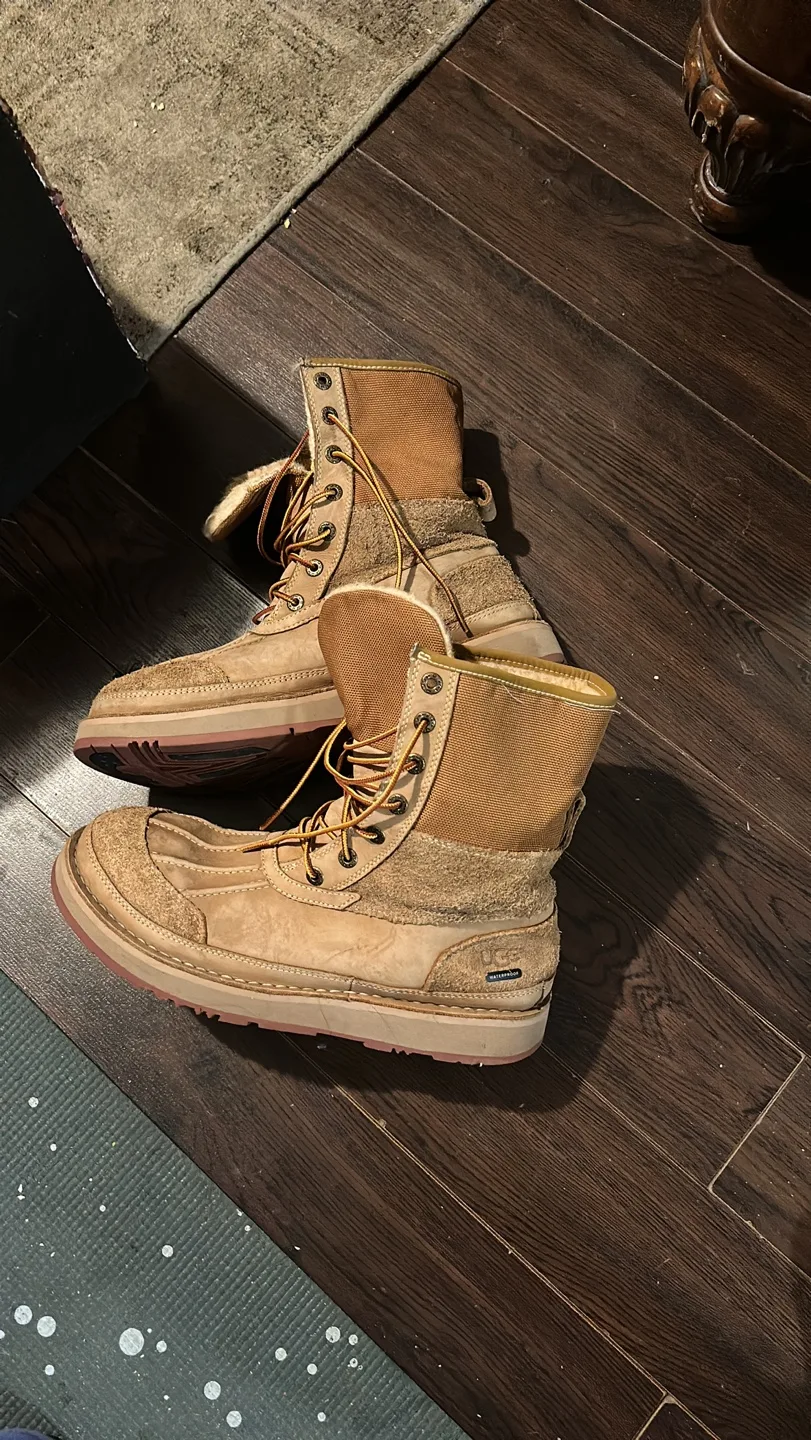 Winter boots thumbnail