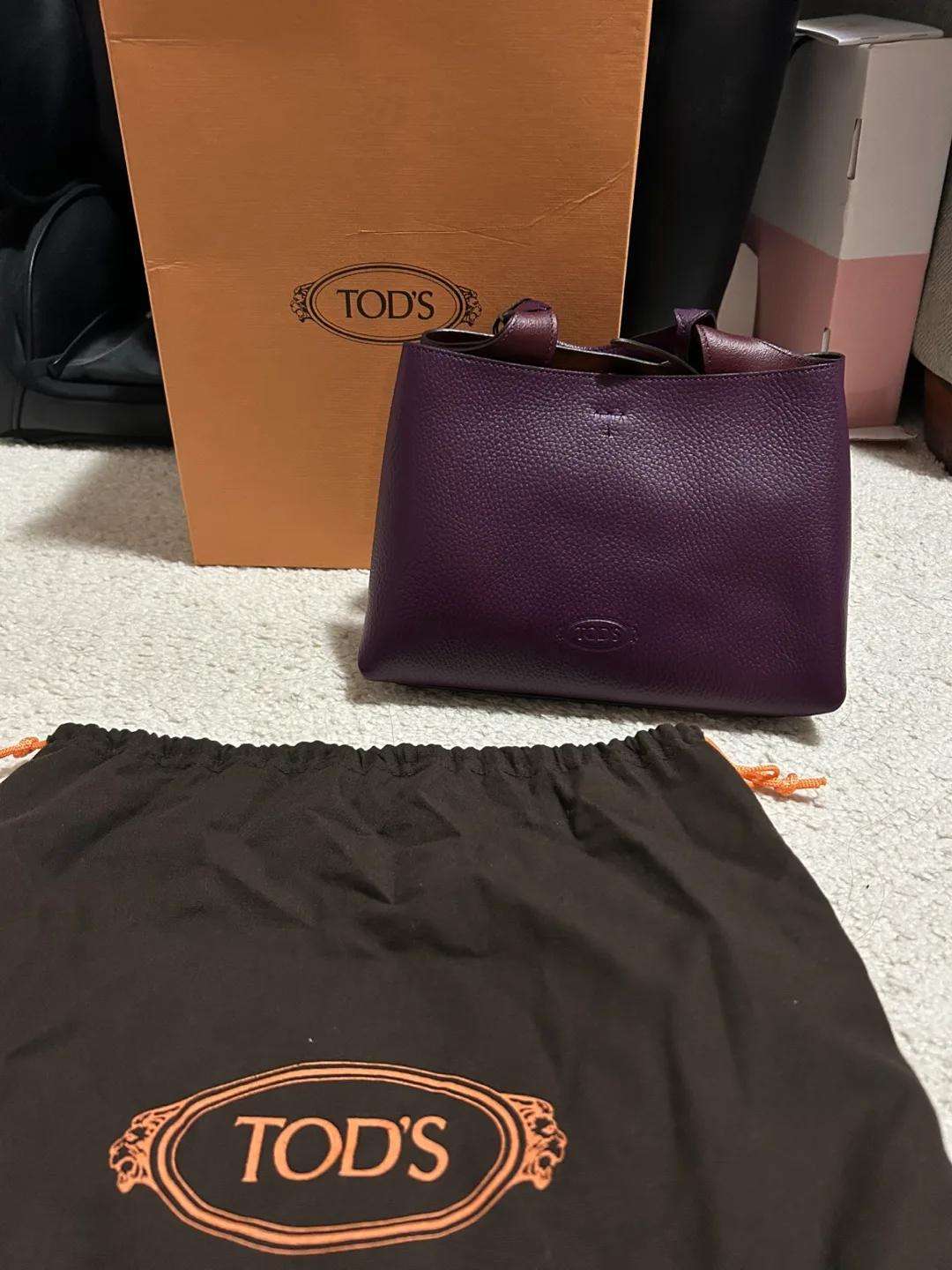 Authentic TOD'S Purple Leather Handbag with Shoulder Strap image indicator(3)