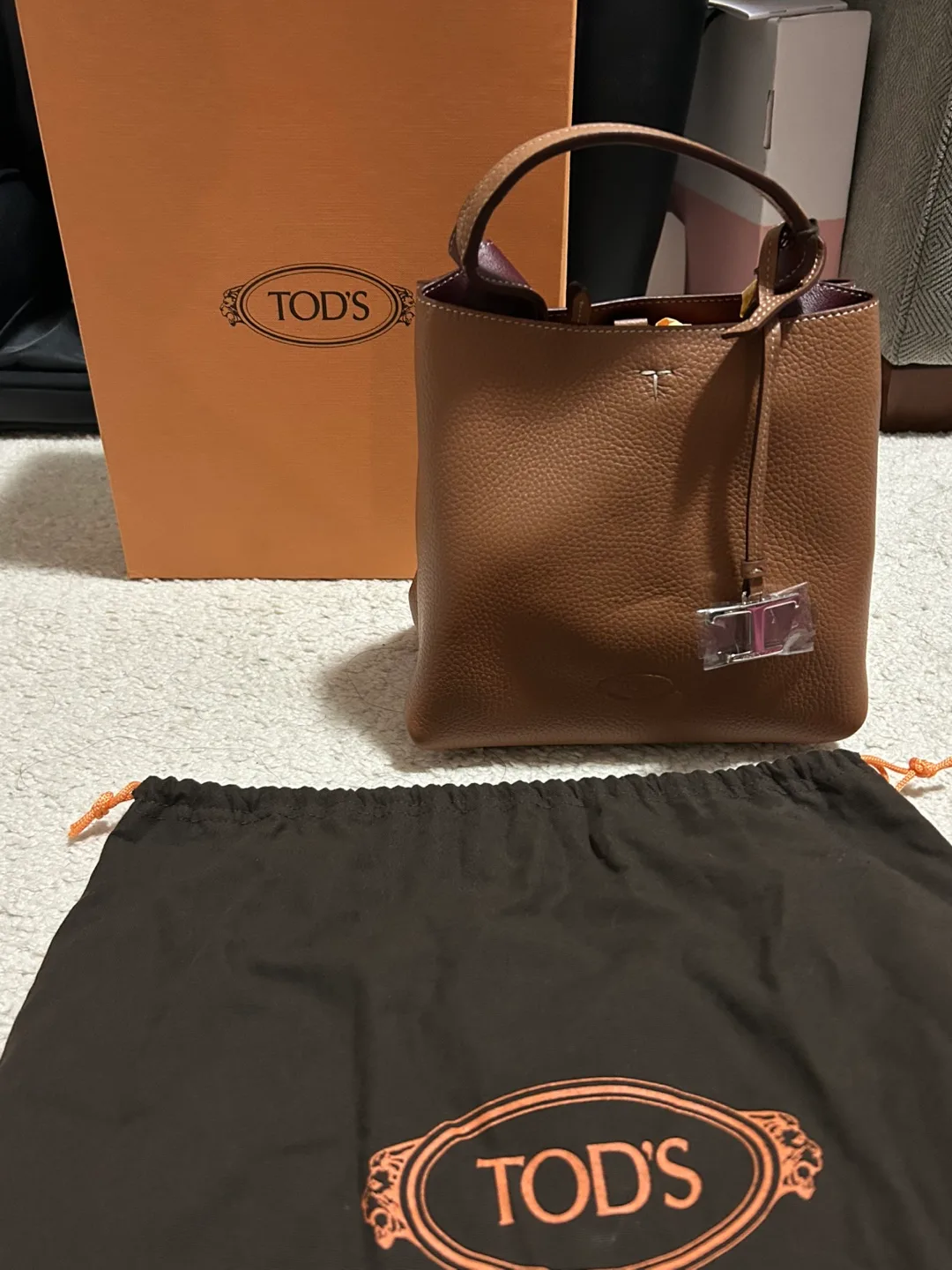 Authentic TOD'S Brown Leather Bucket Bag image indicator(3)