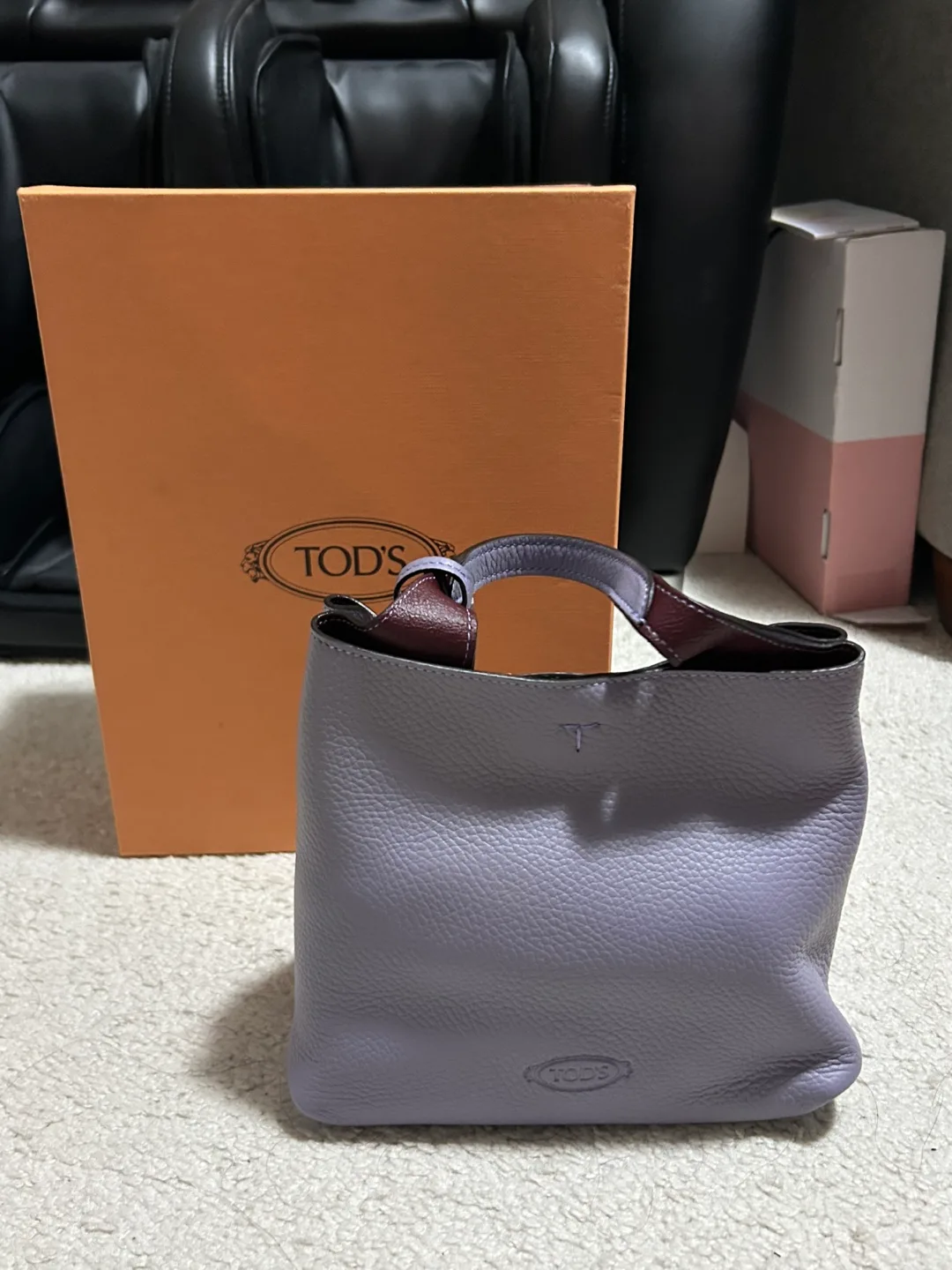 Authentic TOD'S Lavender Leather Handbag image indicator(2)