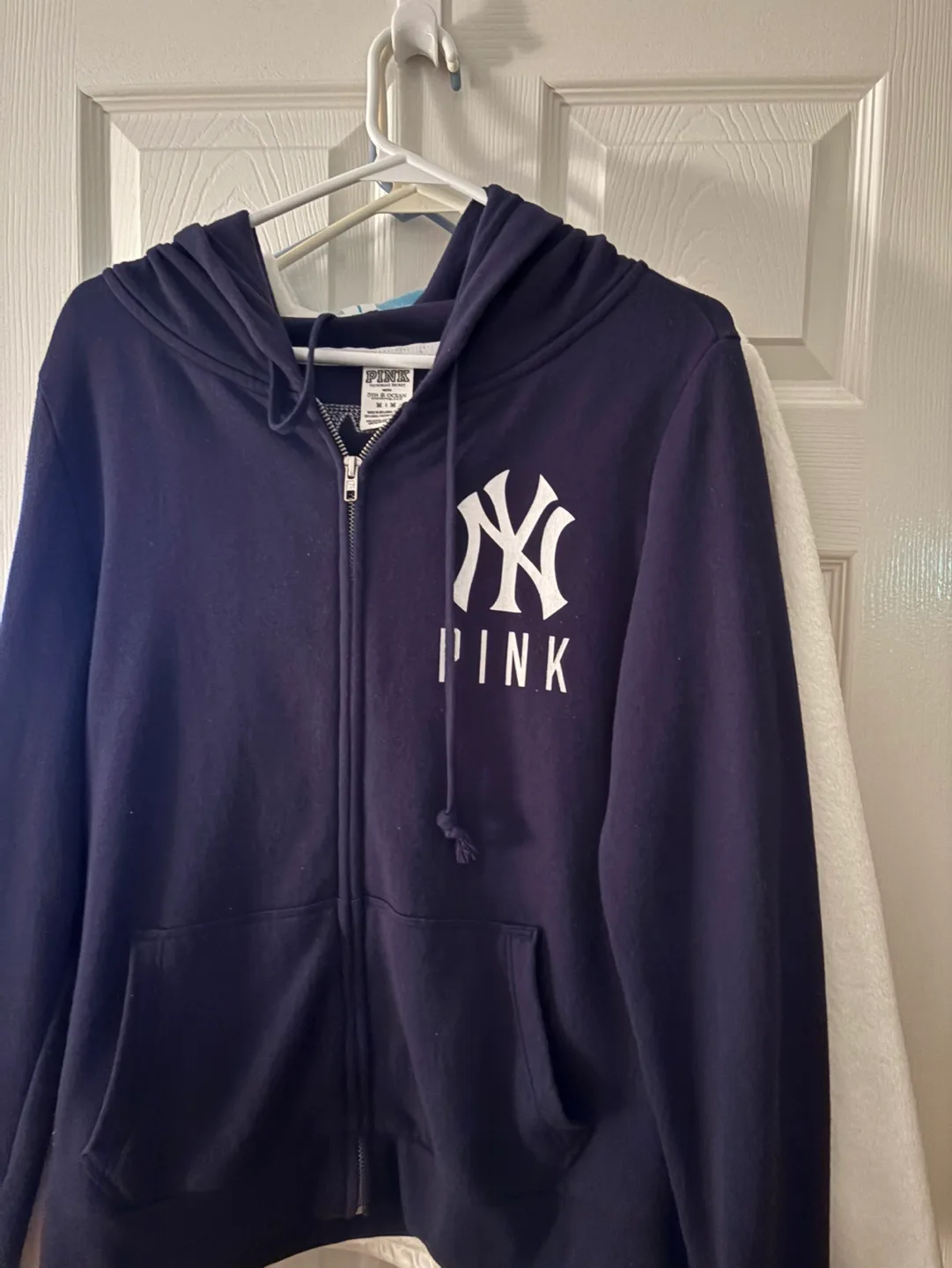 Sequence New York Yankees hoodie image indicator(2)