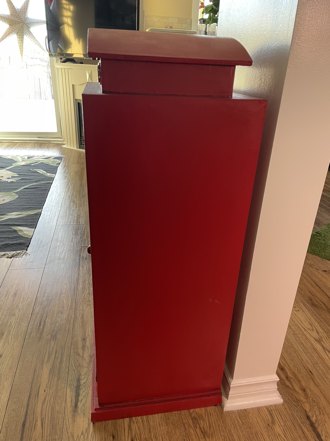 Red Telephone Booth Wine Cabinet - photo 2