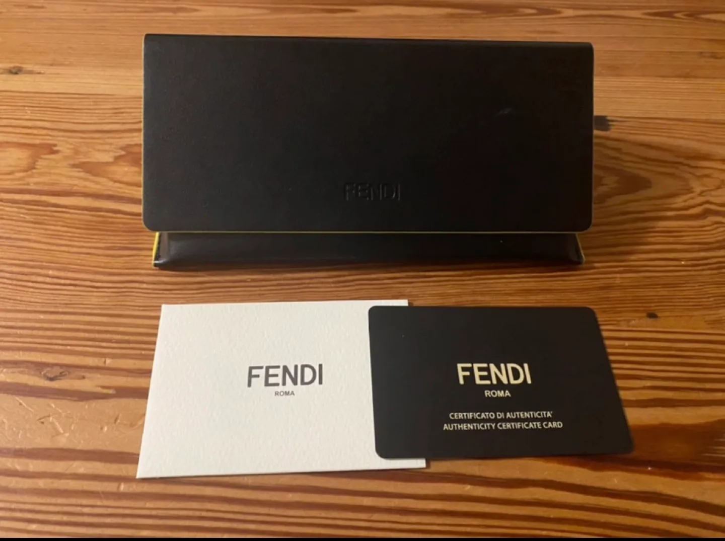🏈 Fendi Sunglasses image indicator(2)
