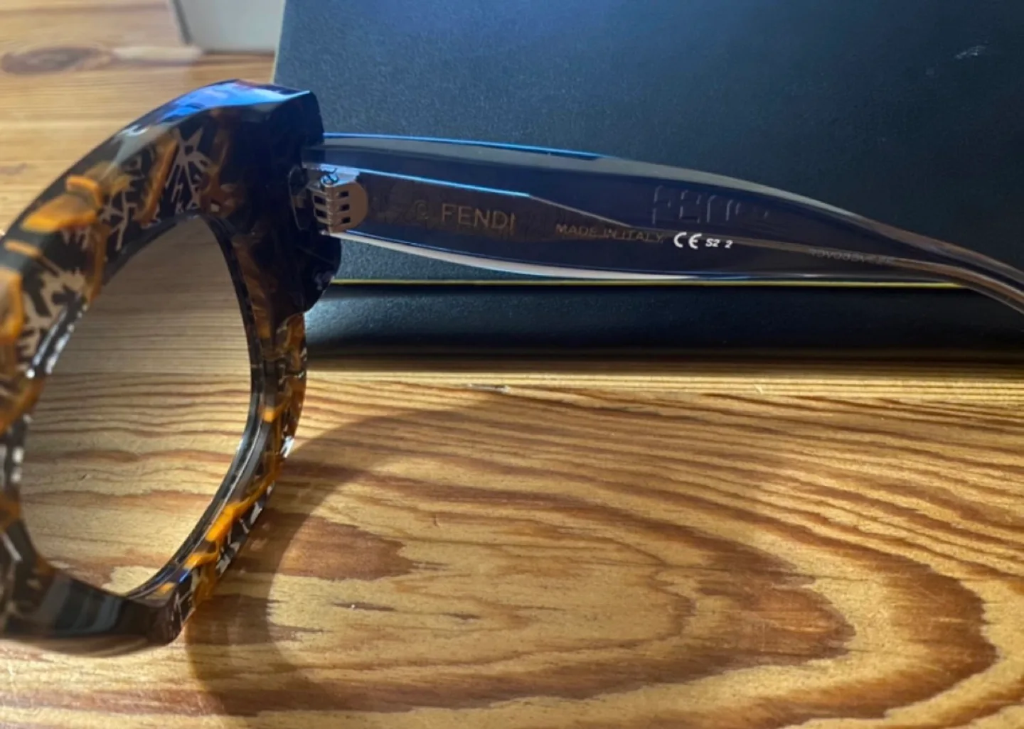 🏈 Fendi Sunglasses image indicator(4)