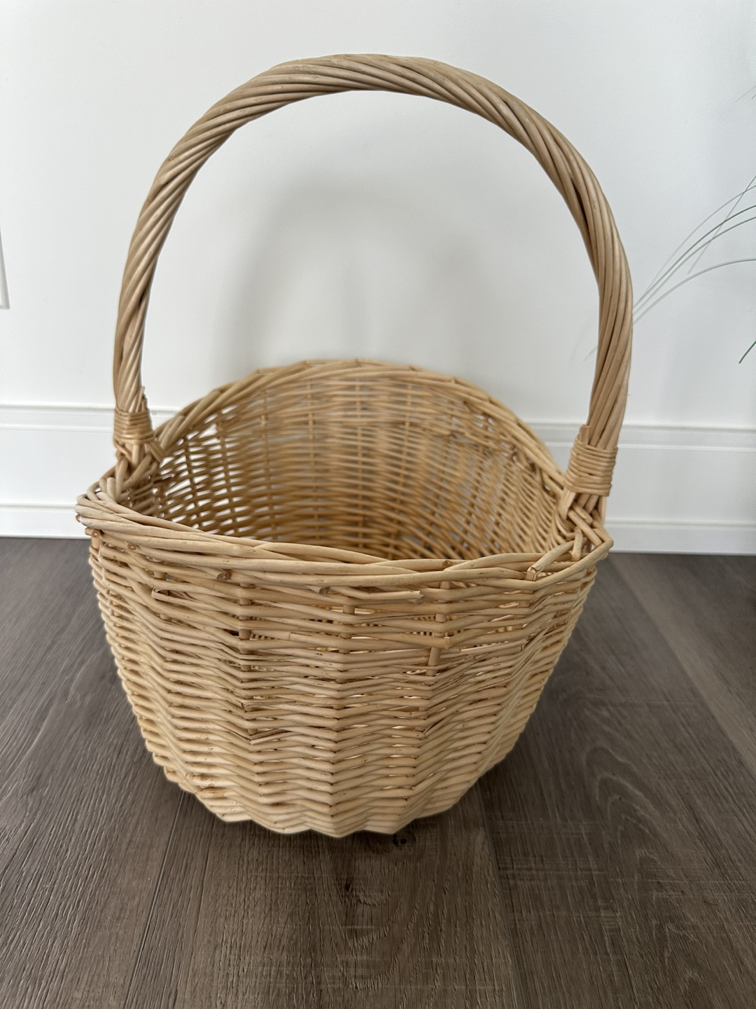 Large Wicker Basket with Handle - photo 2
