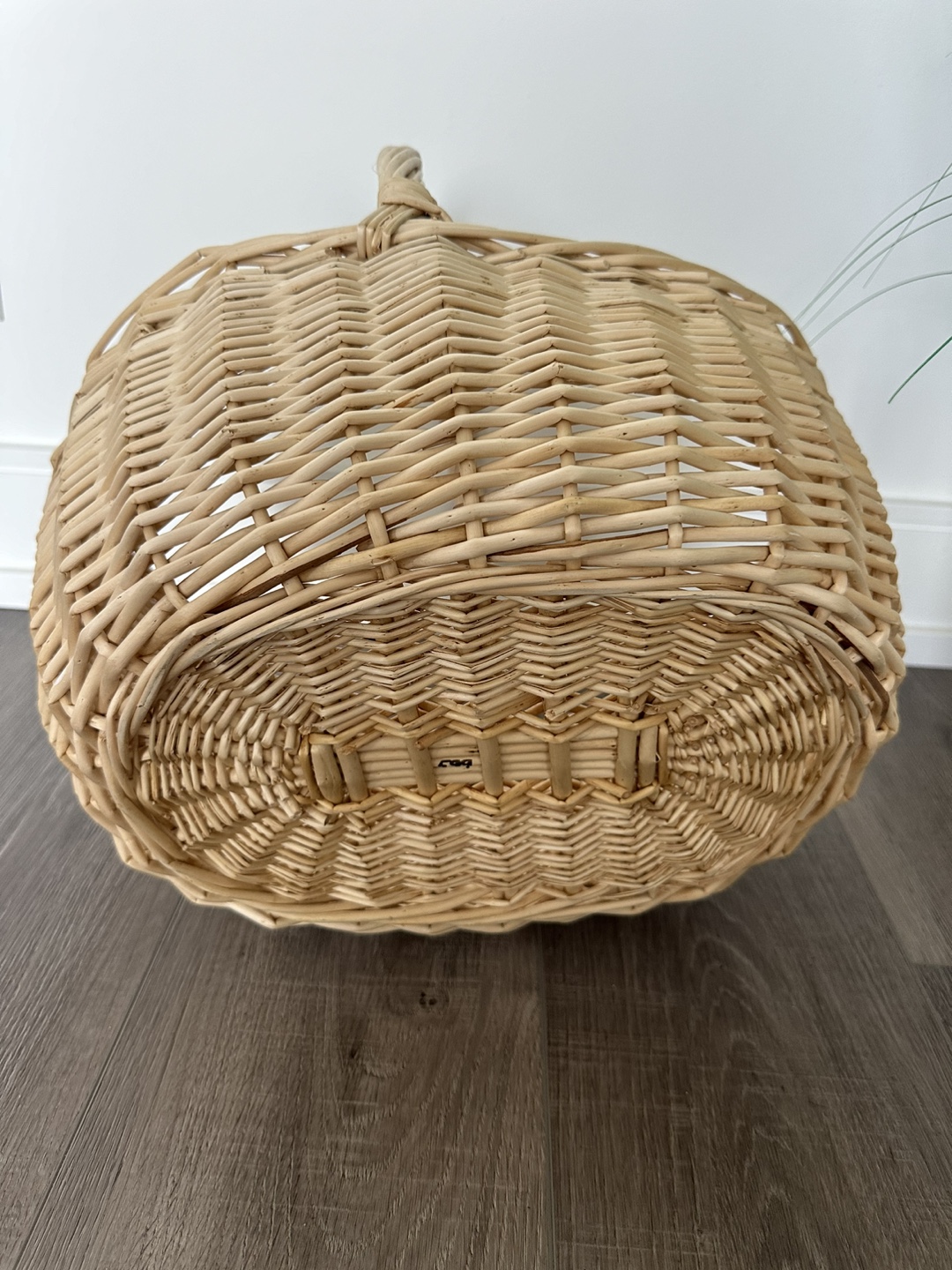 Large Wicker Basket with Handle - photo 5