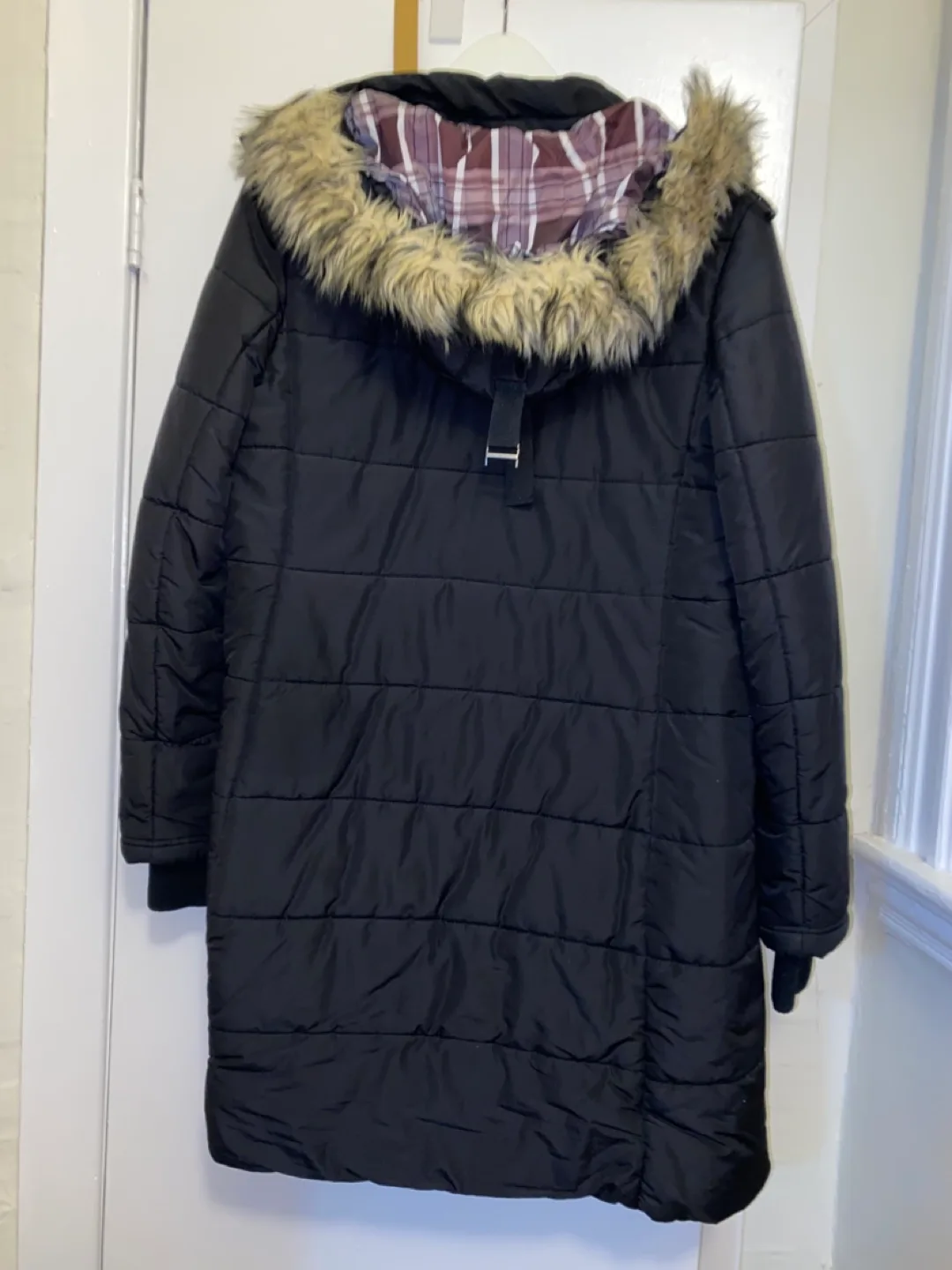 Women's Black Puffer Jacket with Faux Fur Hood image indicator(2)