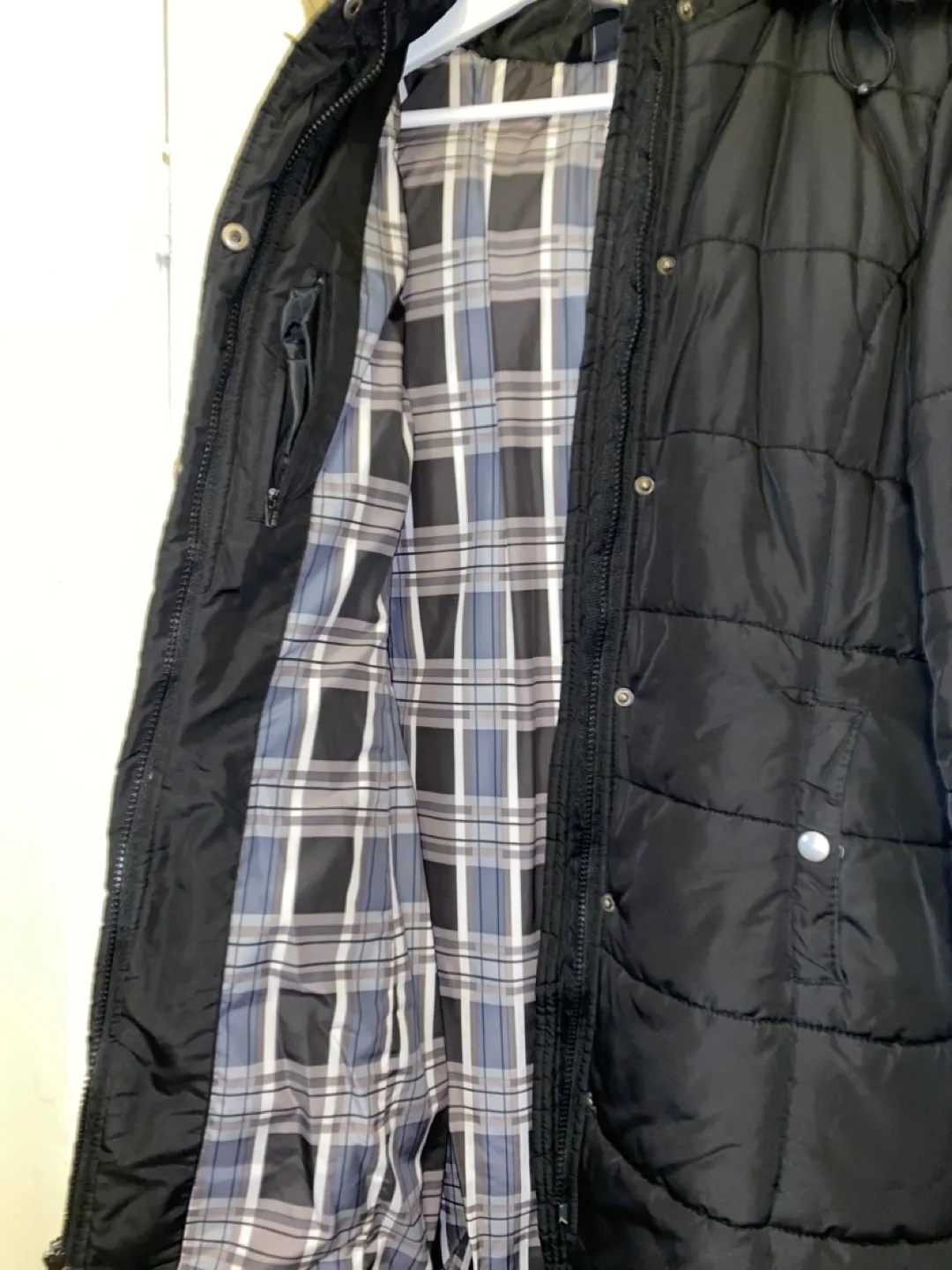 Women's Black Puffer Jacket with Faux Fur Hood image indicator(4)