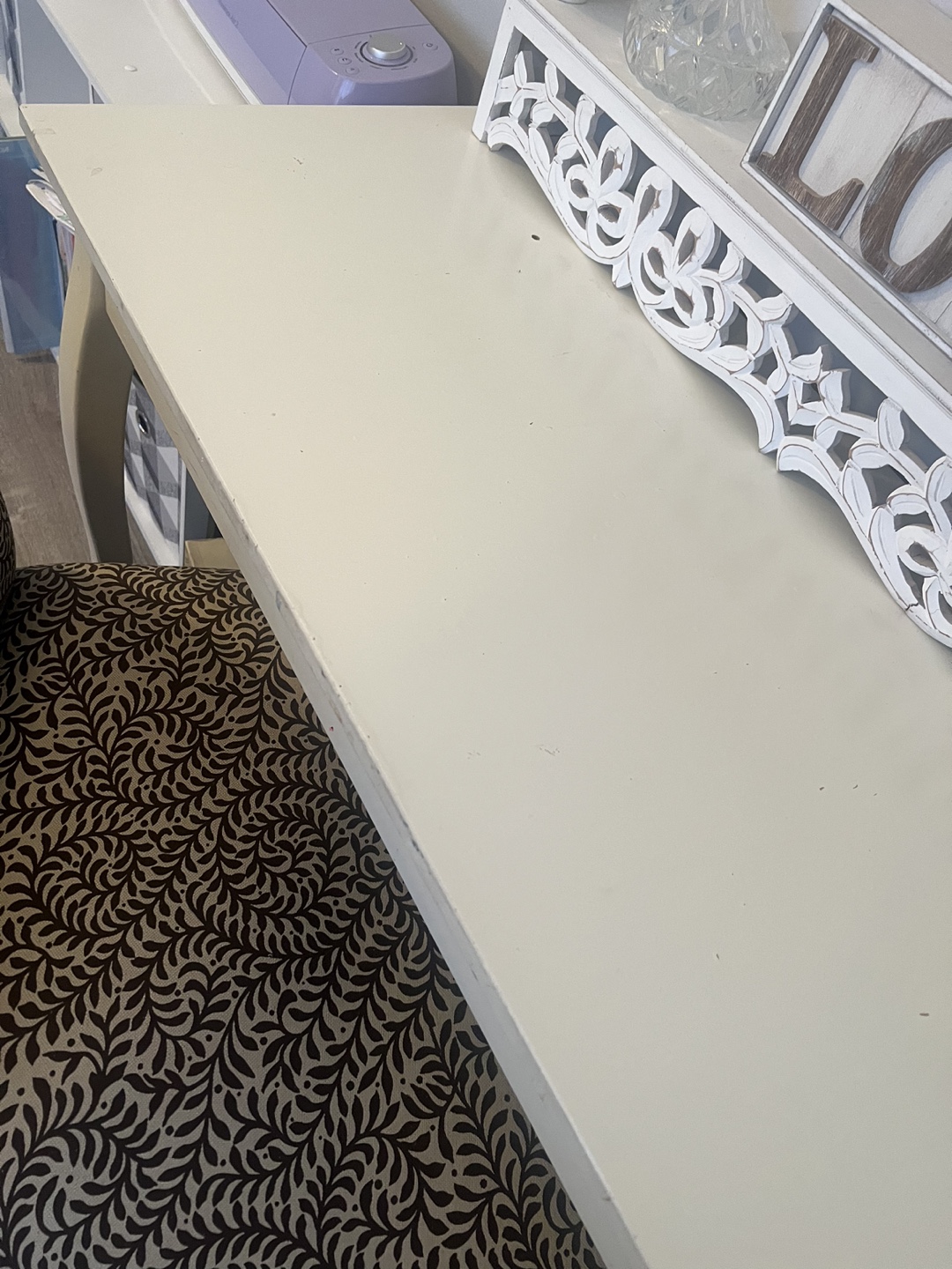 White desk - photo 2