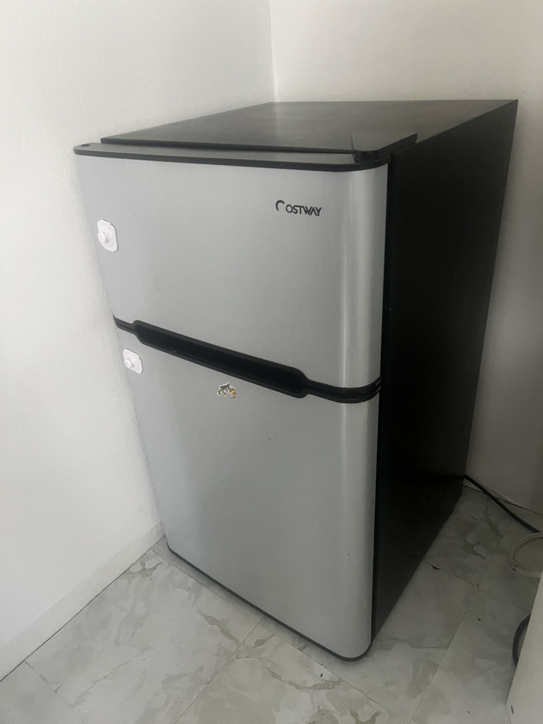 Costway Mini Fridge - 3.2 Cu. Ft. Refrigerator with Freezer - photo 2