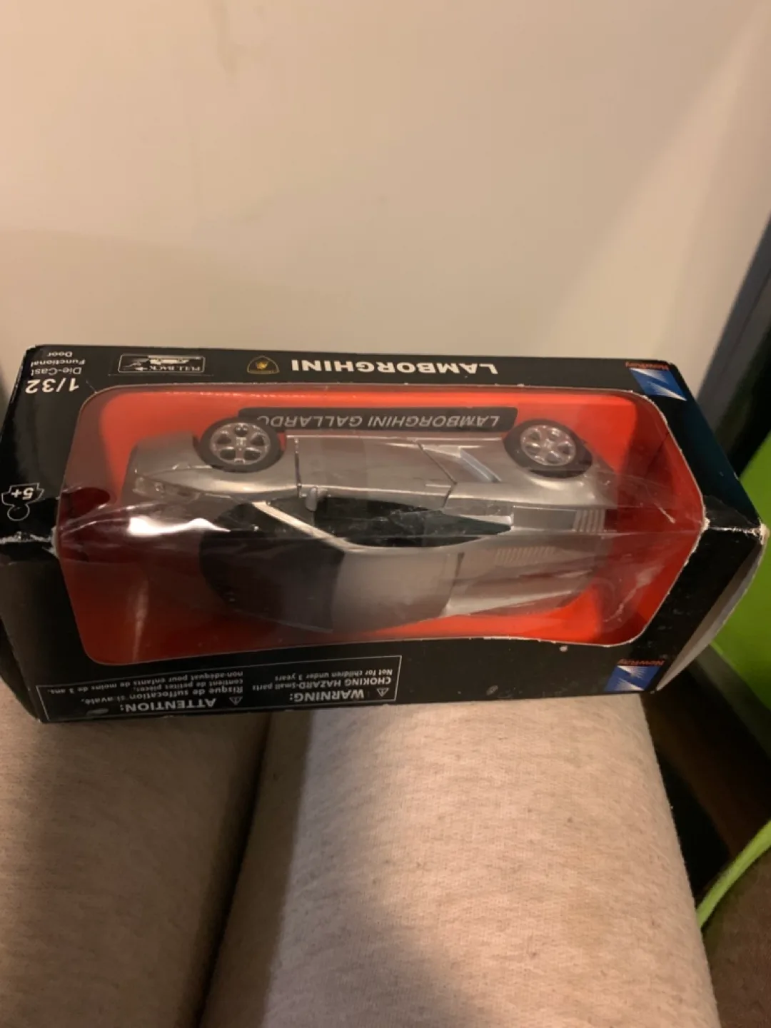 🏈 Lamborghini Gallardo 1/32 Scale Diecast Model Car image indicator(3)