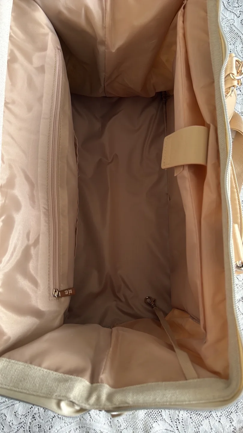 Béis Weekender Carry-on Travel Bag 🏈 (Brand-new) image indicator(8)