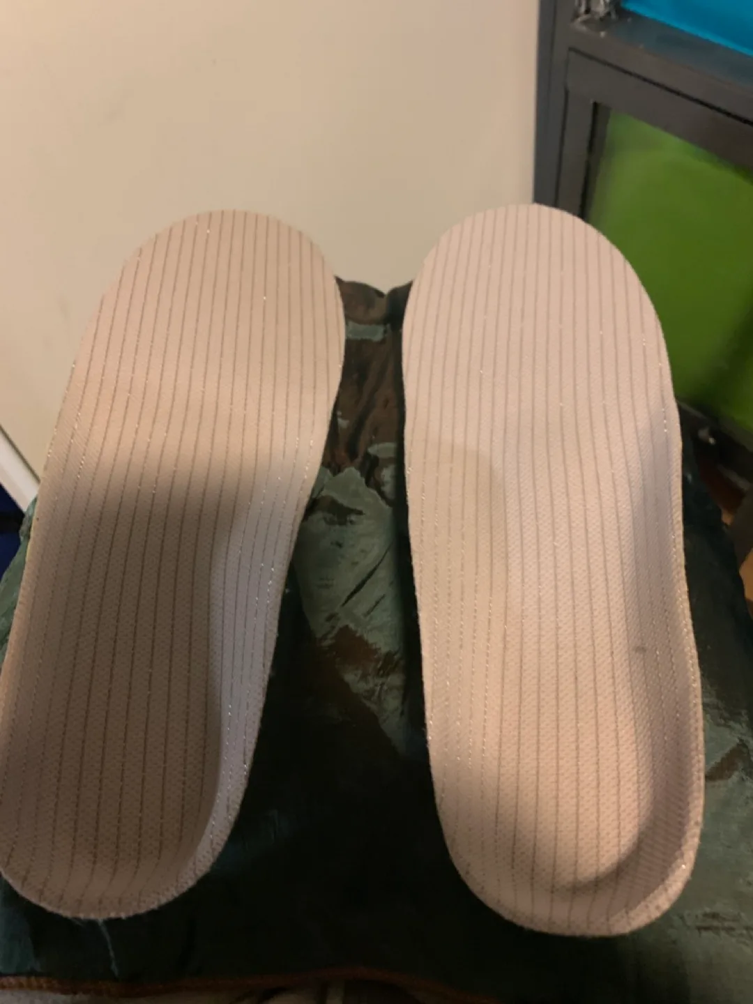 🏈 Pair of Insoles -  Gel Cushioning image indicator(3)